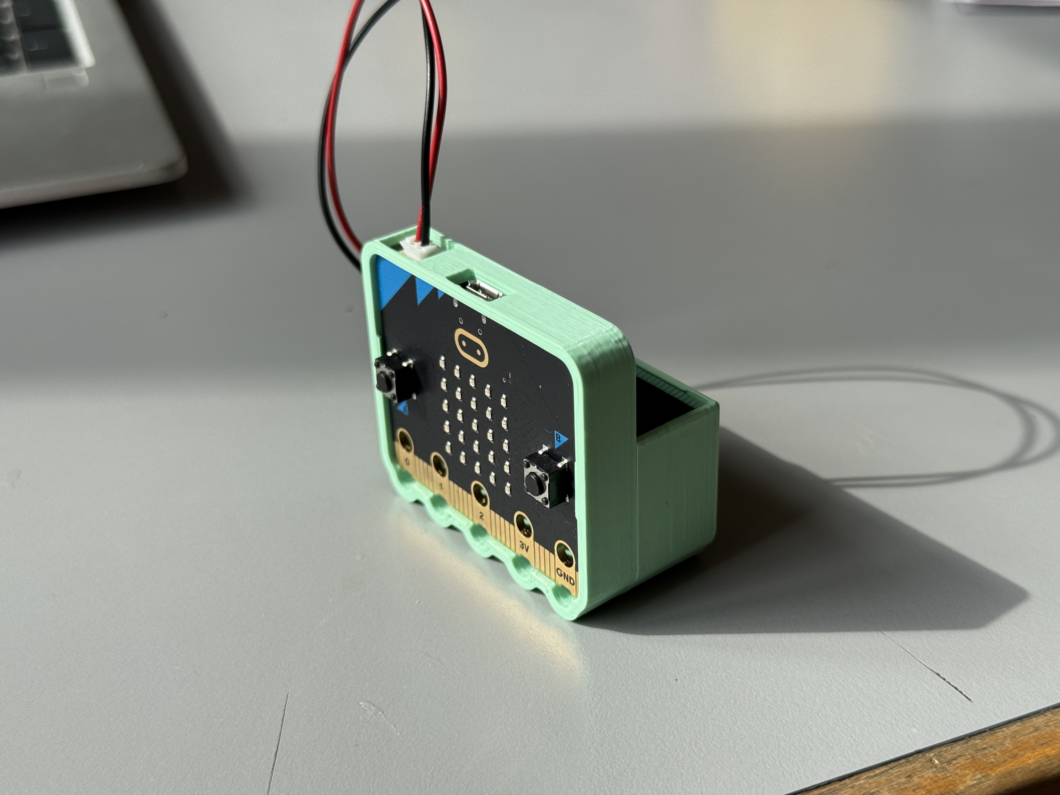 Micro:Bit case with batterypack — thumbnail 3