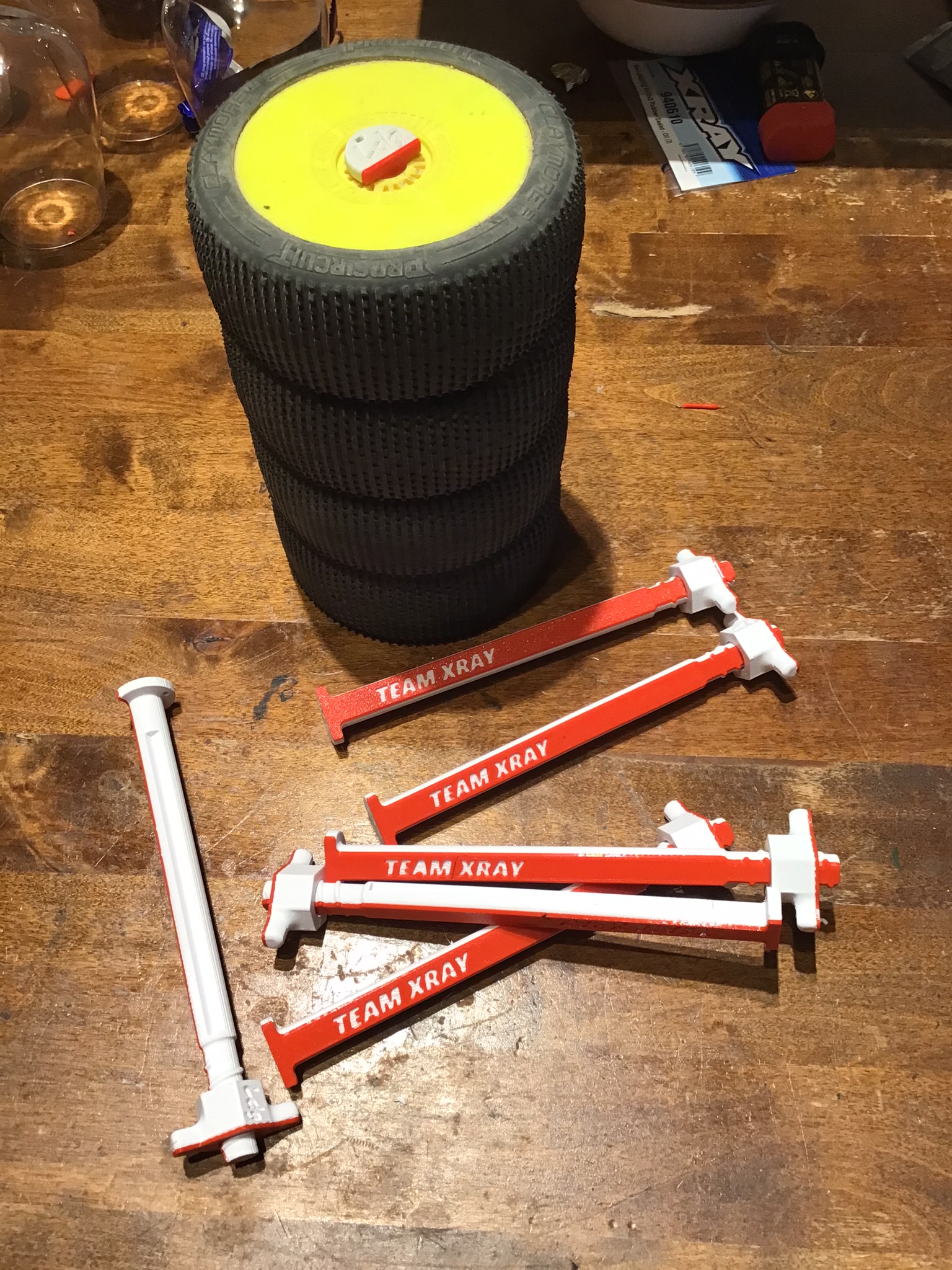 RC Tire-bolts 1/8th buggy