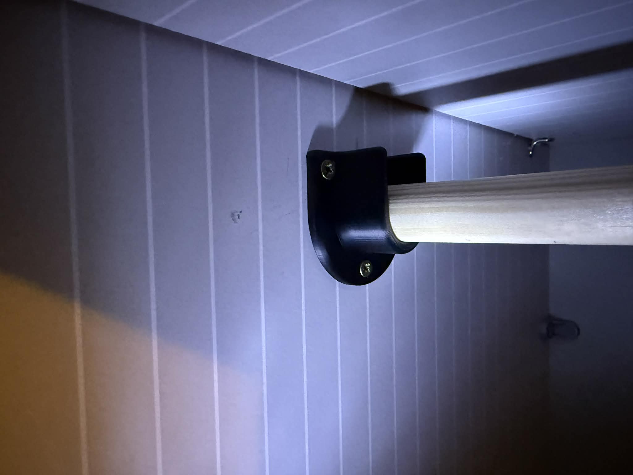 Wardrobe bar holder for 23 mm tube