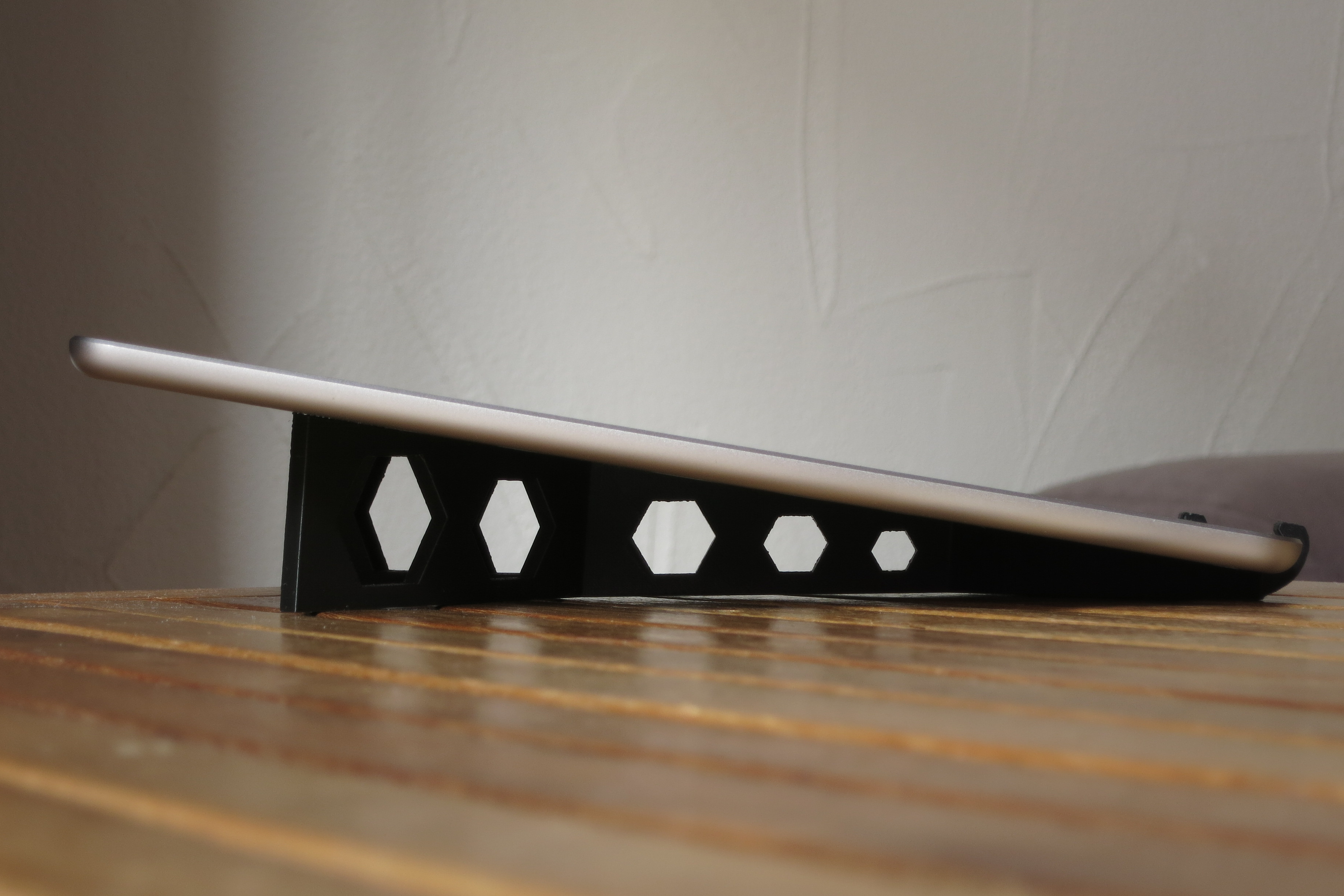 Light iPad stand