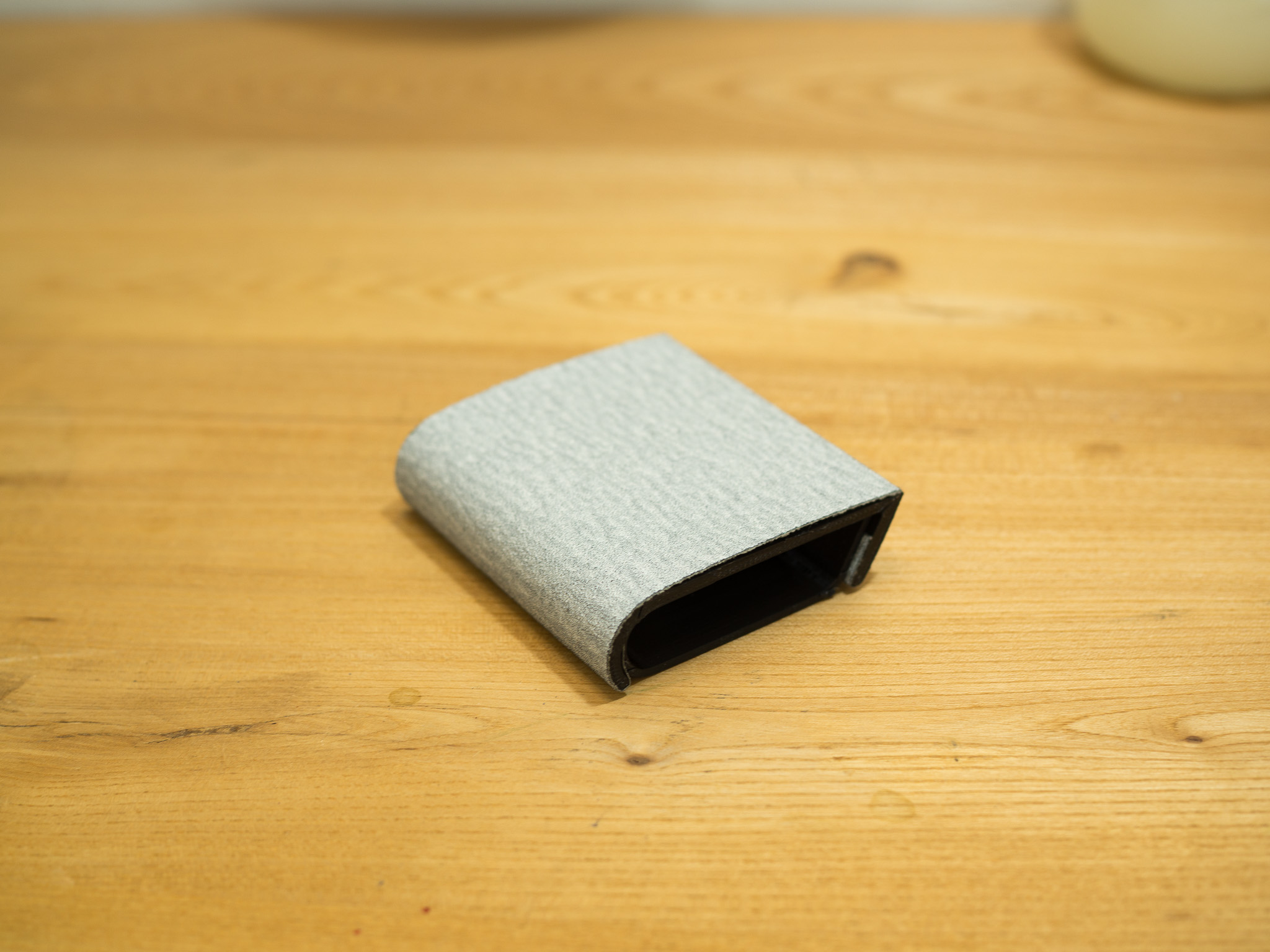 A versatile sanding block for curves and inner corners