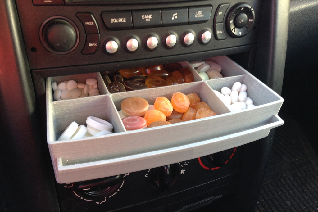 Peugeot 207 - Schublade / Drawer
