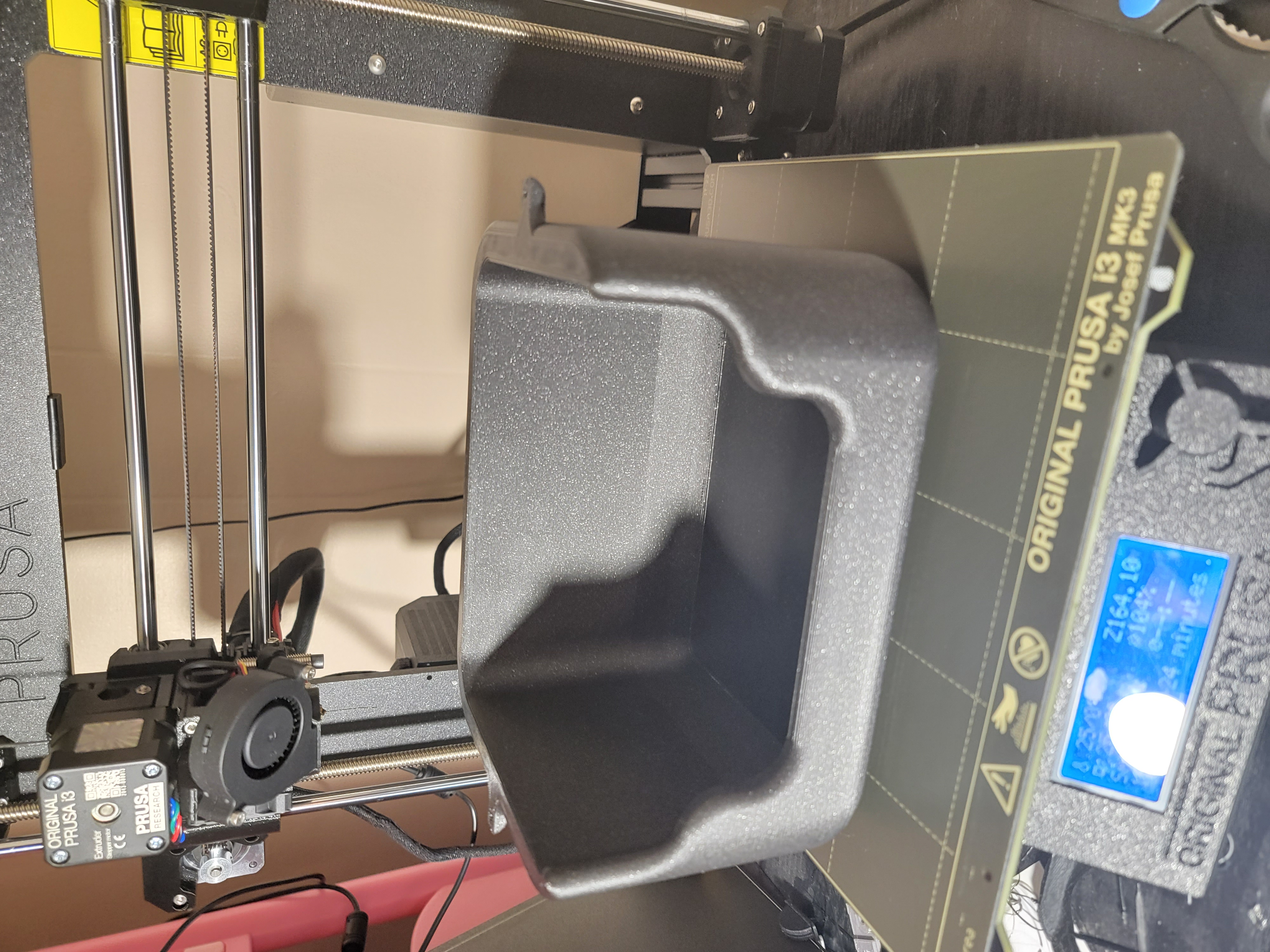 Miniatura 4 do modelo 3D Under Desk Storage Bin