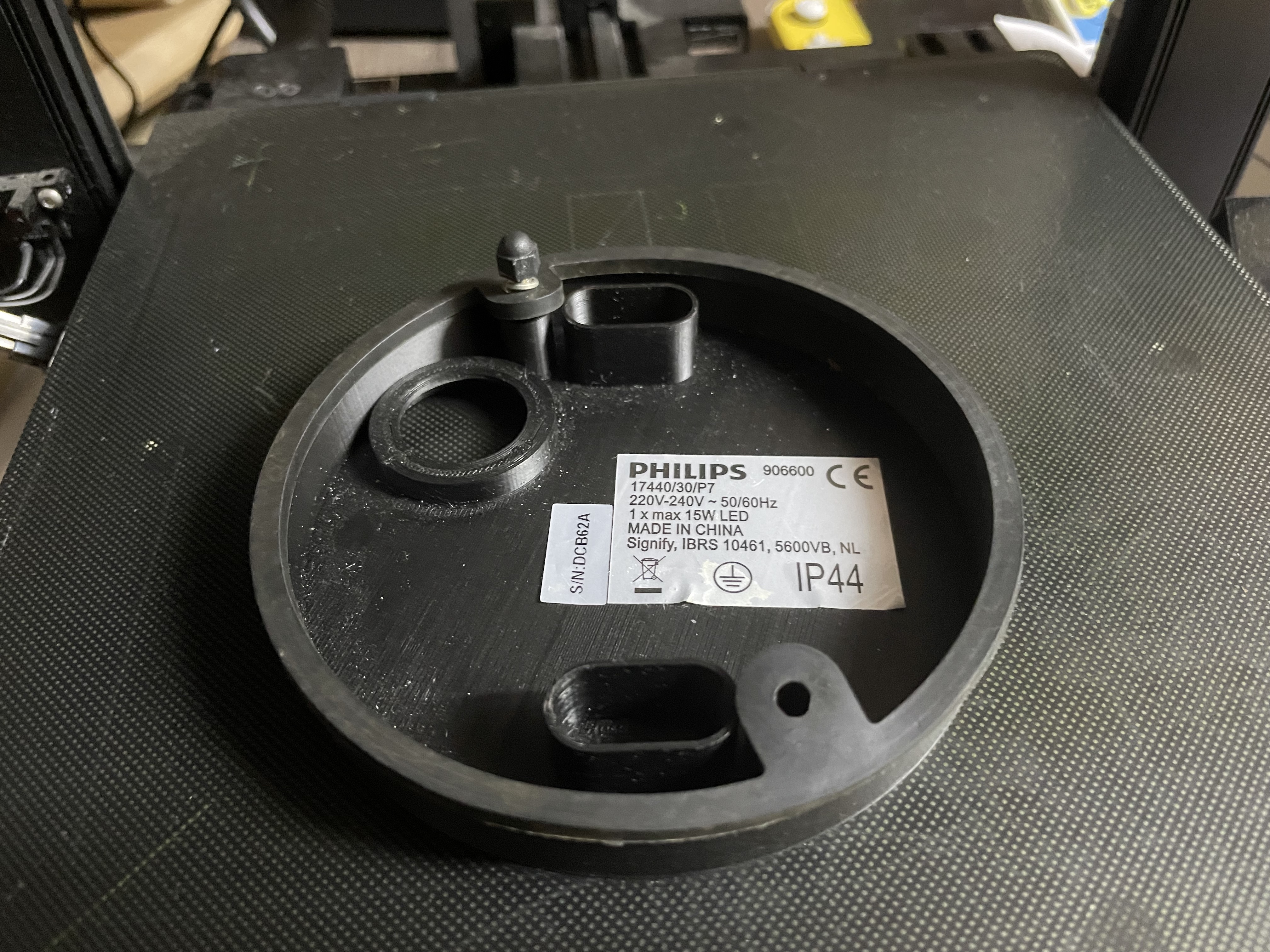 Philips Hue base for outdoor lamp