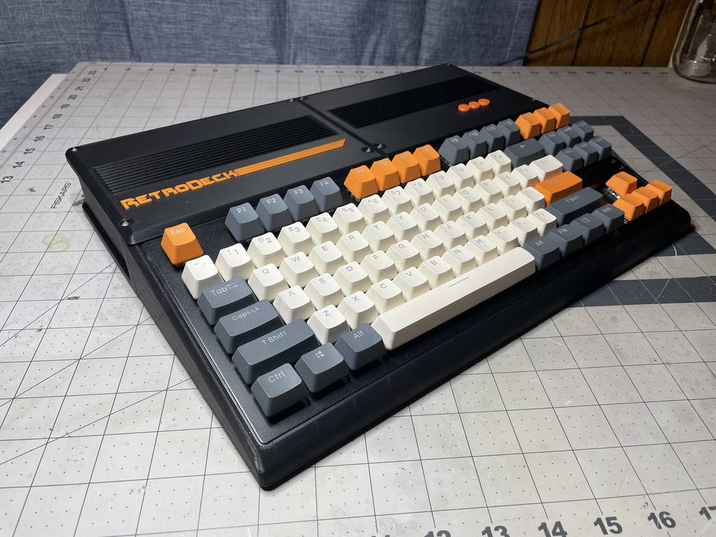 RetroDeck - Raspberry Pi 3 and MiSTer wedge style computer case