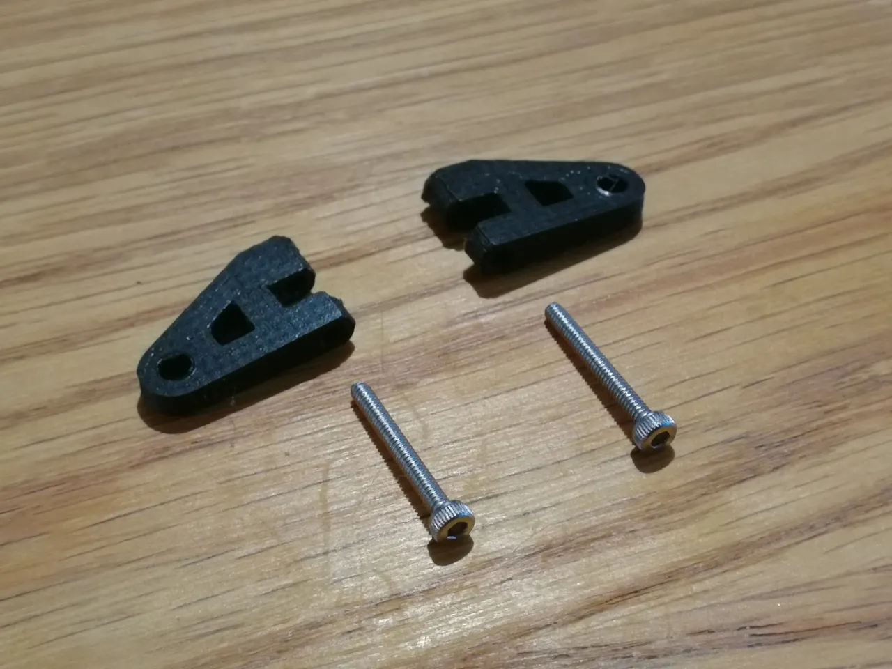 Reinforced top A-arms for WLtoys K989, 284131, K979, K969 Reinforced top A-arms for WLtoys K989, 284131, K979, K969