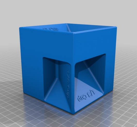 Miniatura 2 do modelo 3D measuring cup