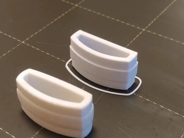 Tupperware Round Cake Taker Lock.