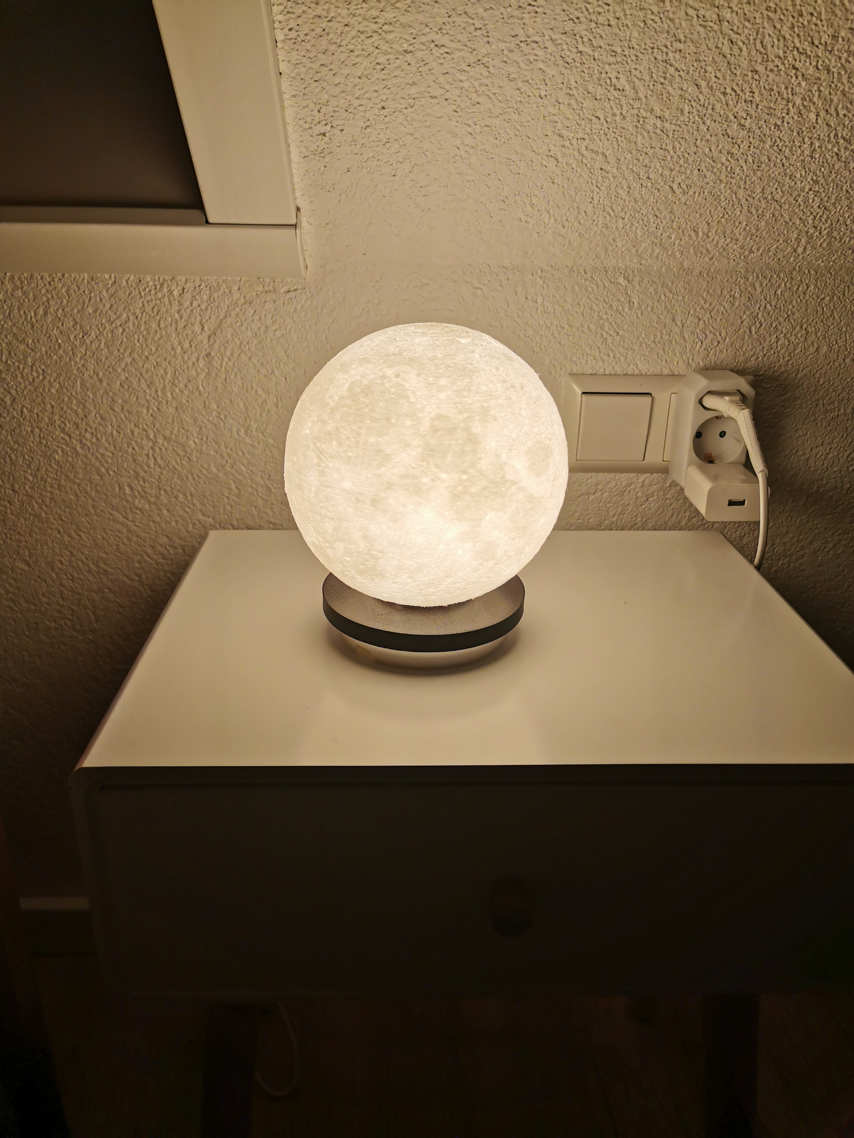 Light Stand for Designer Lithophane Moon Lamp