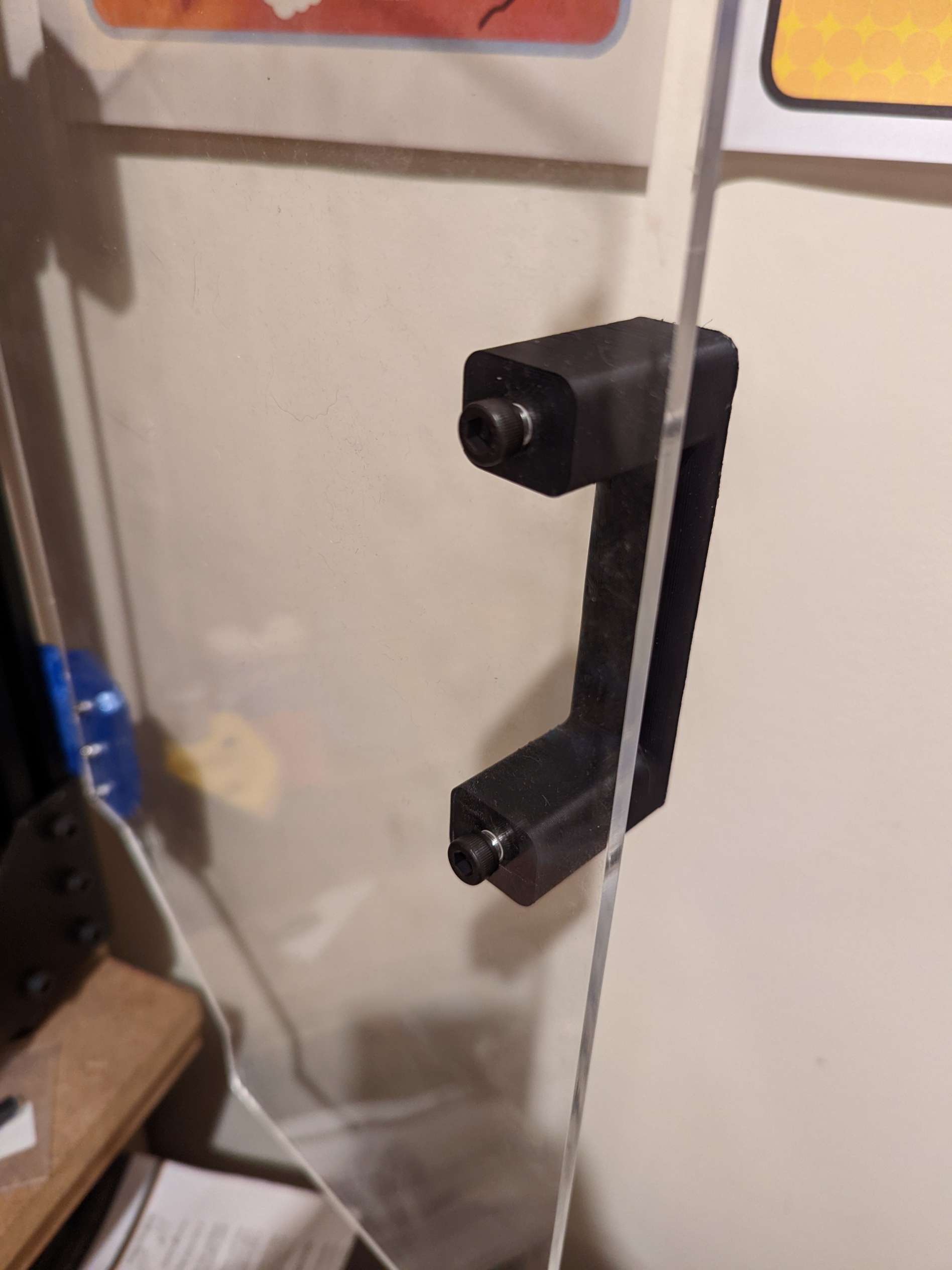 Ratrig enclosure door handle