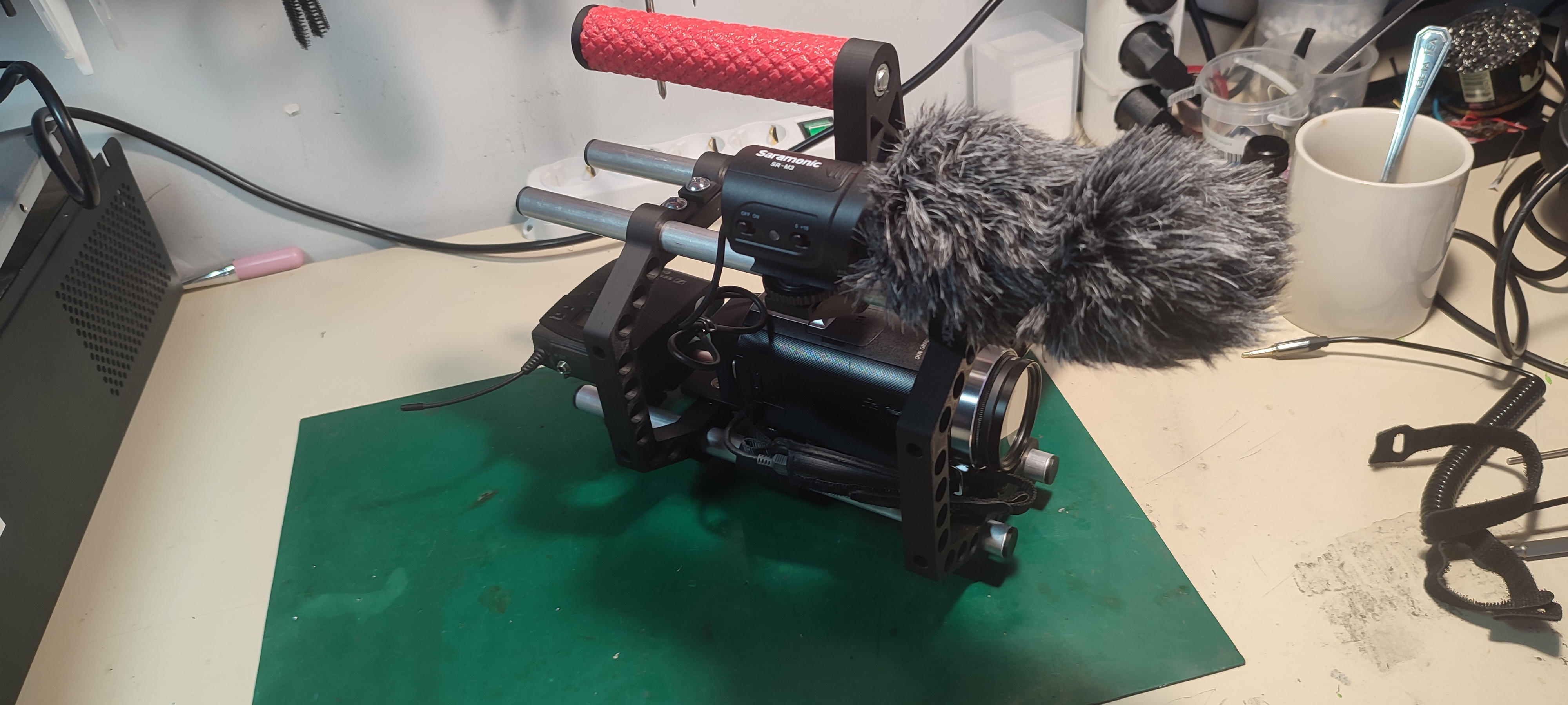 Miniatura 2 do modelo 3D Handycam rig