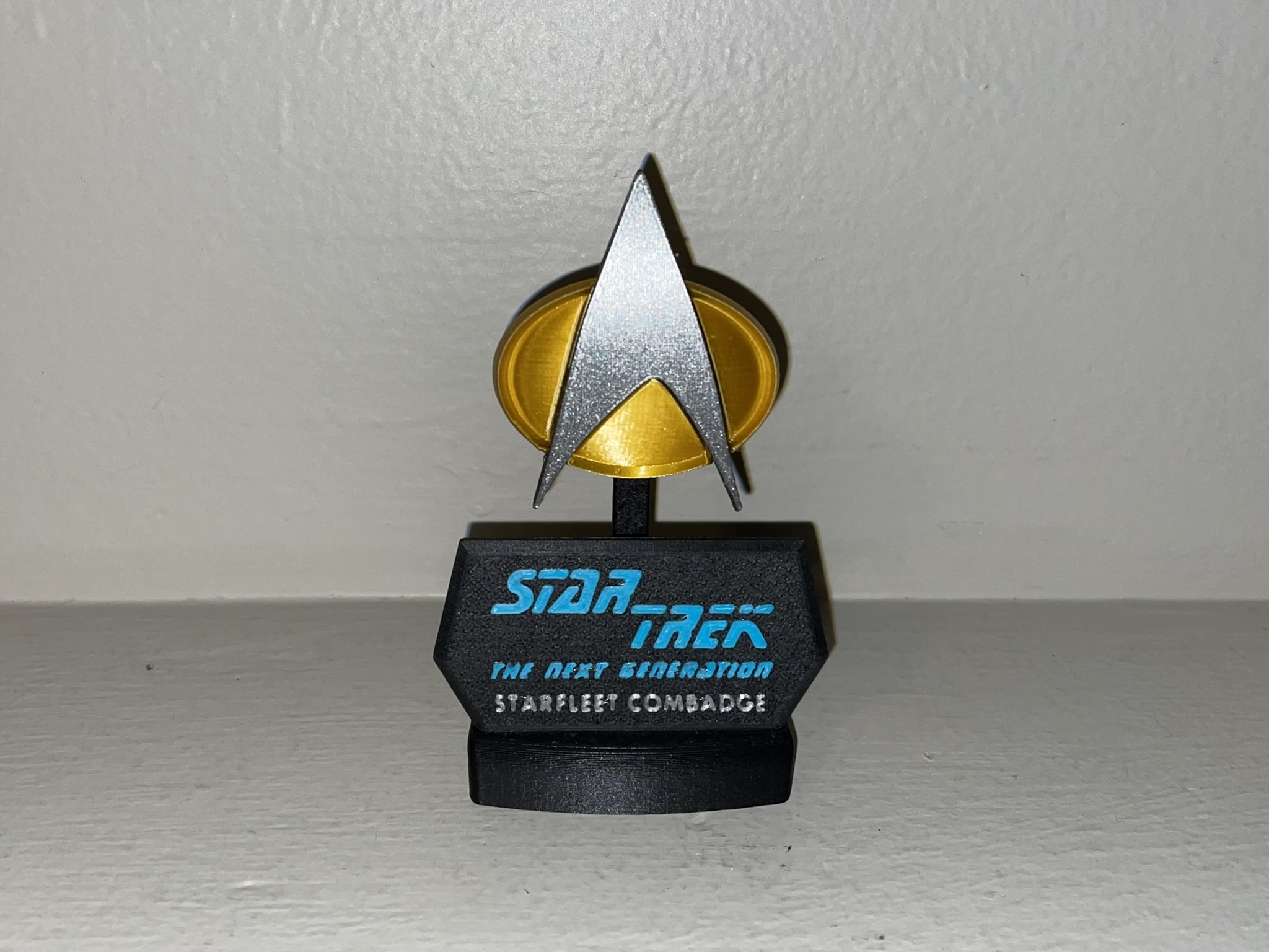 Star Trek: TNG Combadge by 𝗨𝗻𝗶𝗺𝗮𝘁𝗿𝗶𝘅𝗥𝗲𝗱🪐🌠 | Download free STL model ...