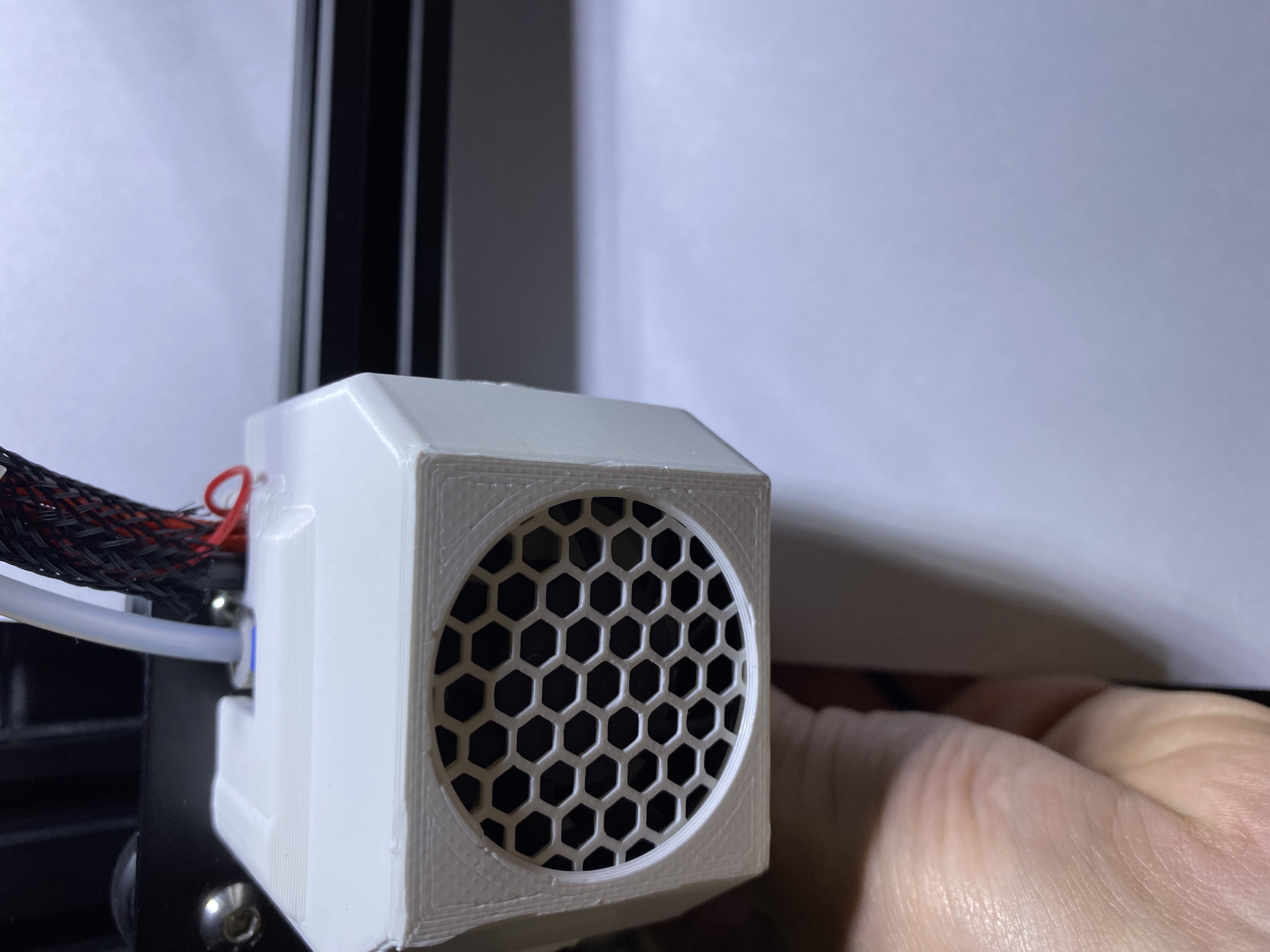 Shroud cover for ender 3V2