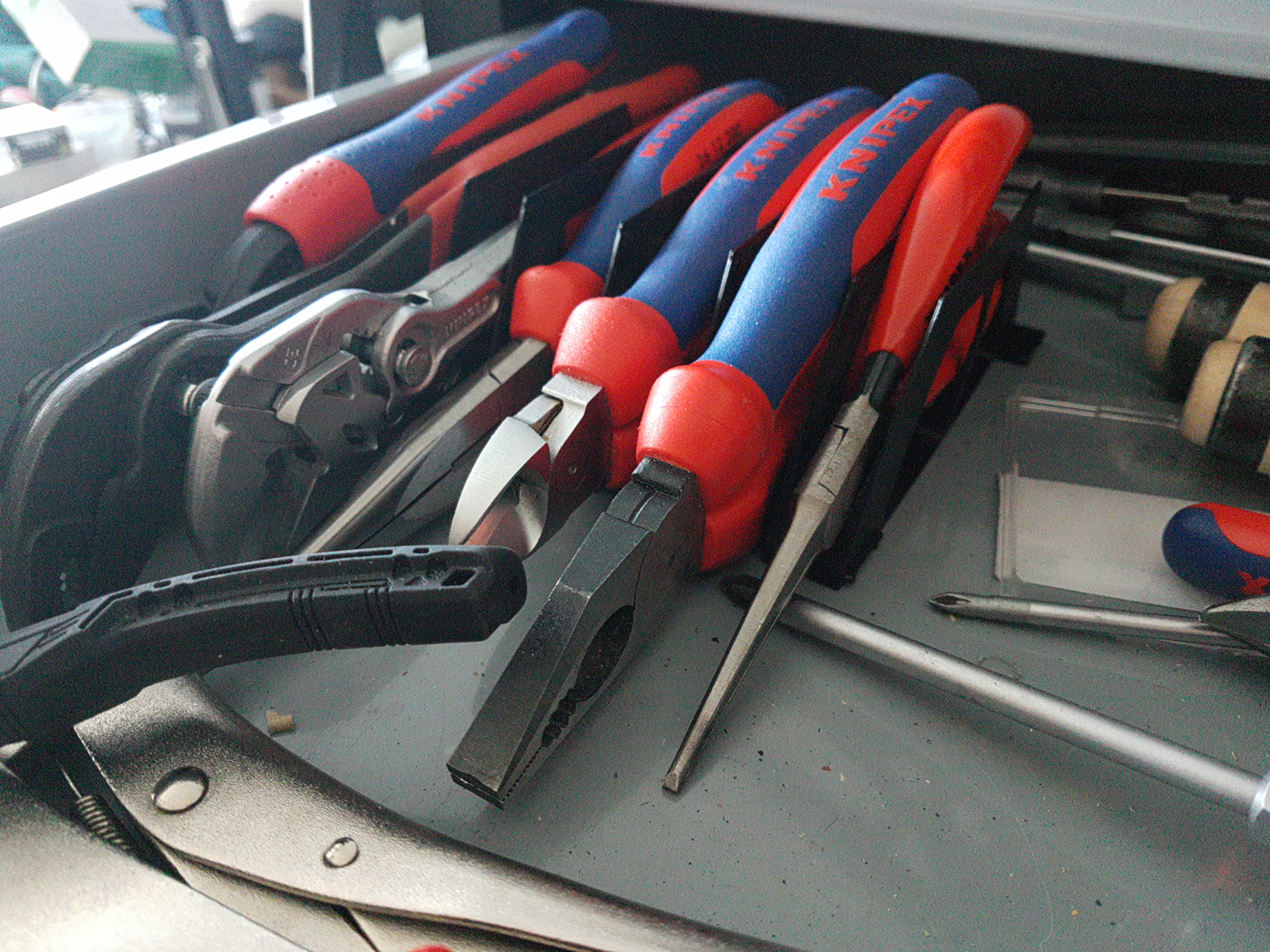 Pliers holder