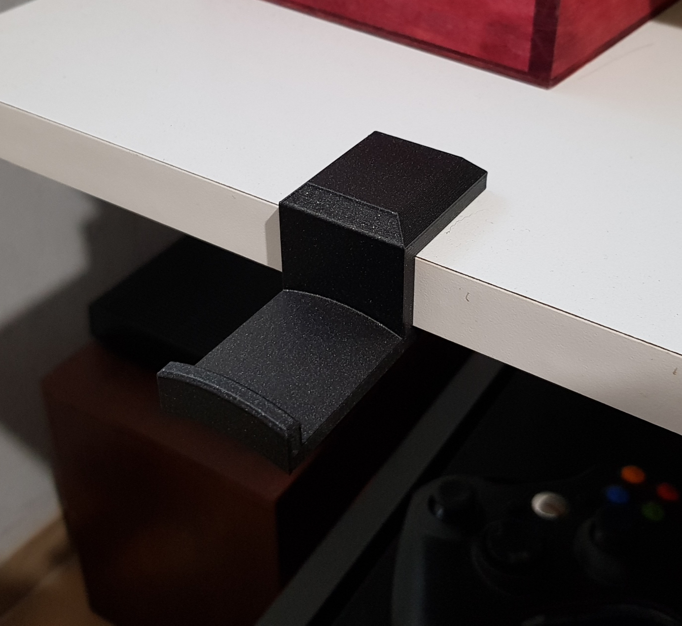 Desktop hook for headset