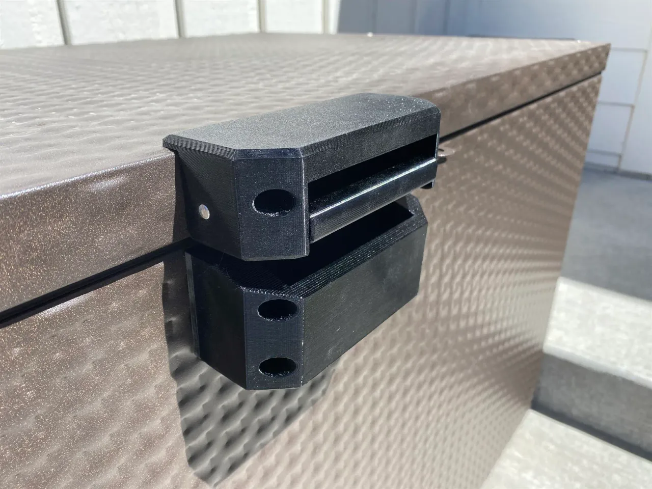 Outdoor Box Latch by loidolt | Download free STL model