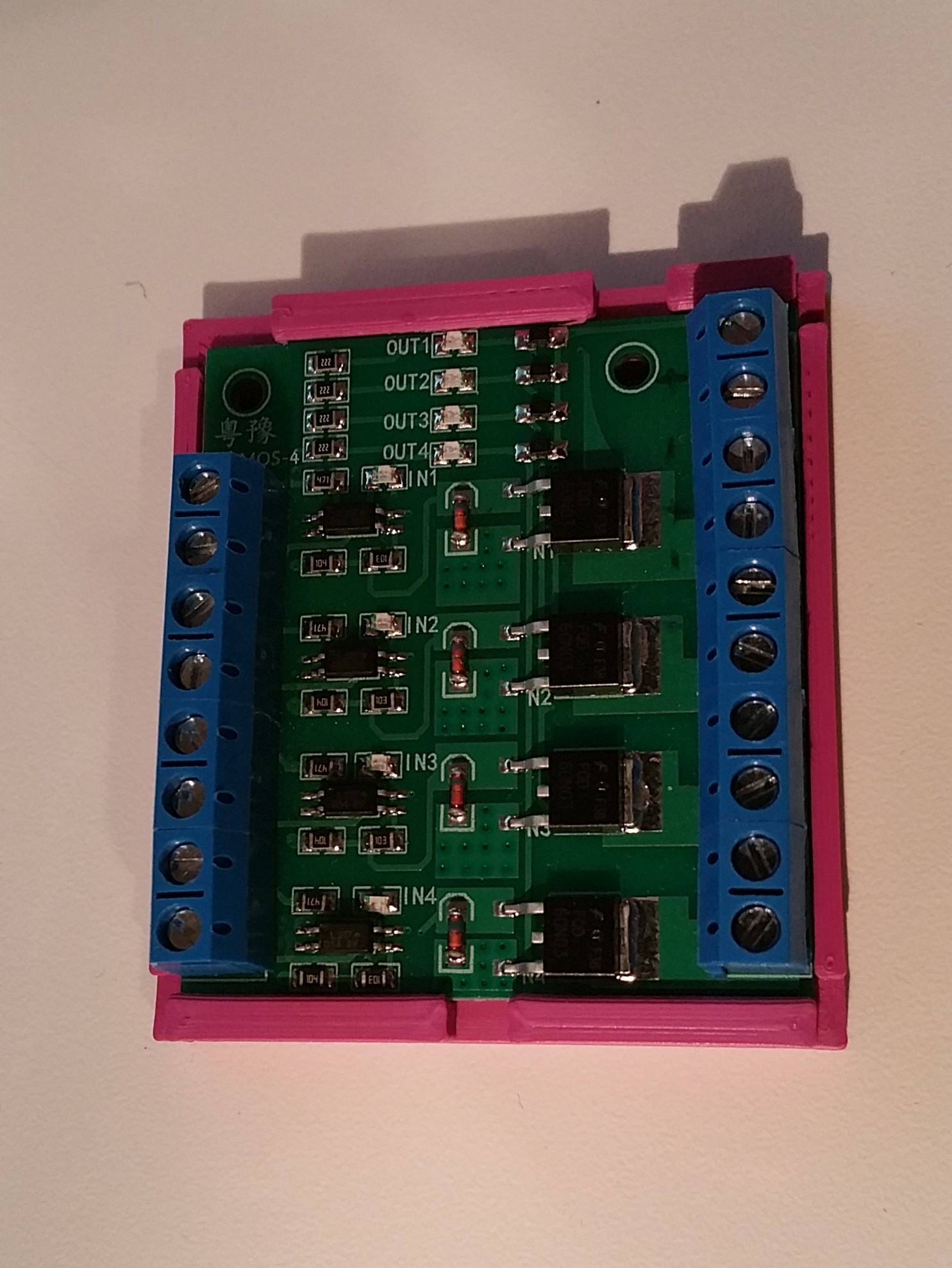 Mount base for 4-channel MOSFET board