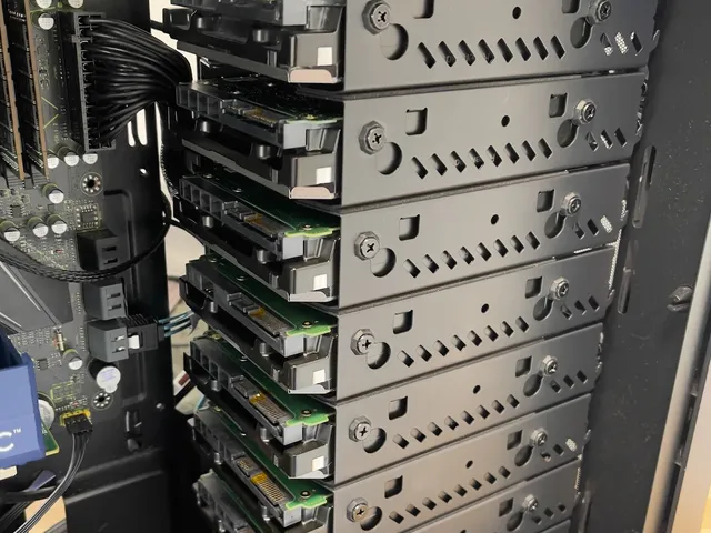 HDD Expansion Cage for a Fractal Focus 2 Case