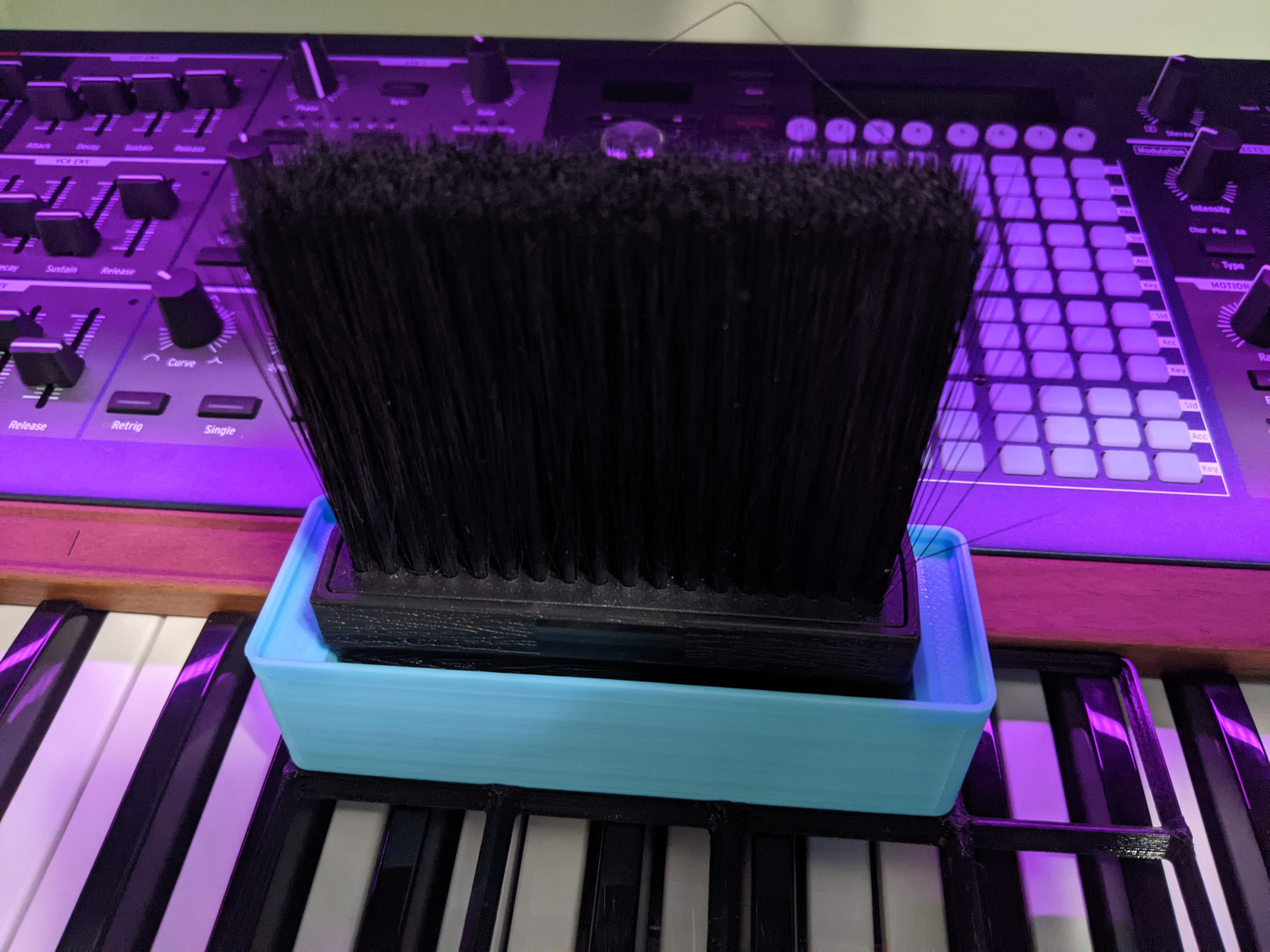 Gridfinity Synth Brush Holder