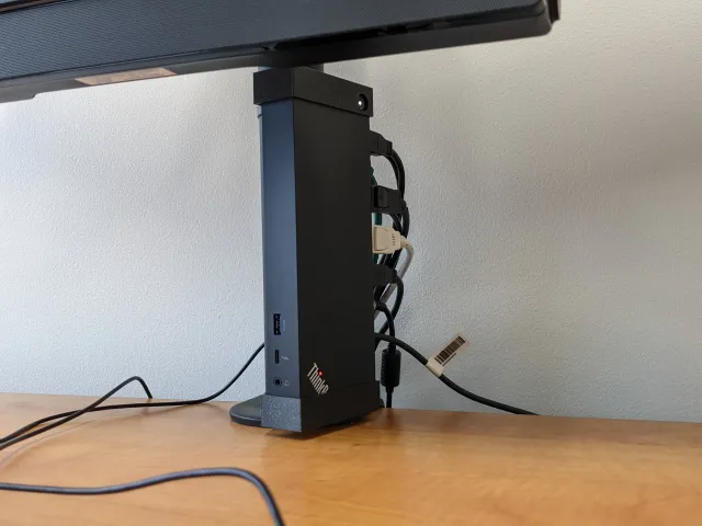Lenovo ThinkPad Thunderbolt / USB-C dock pole mount