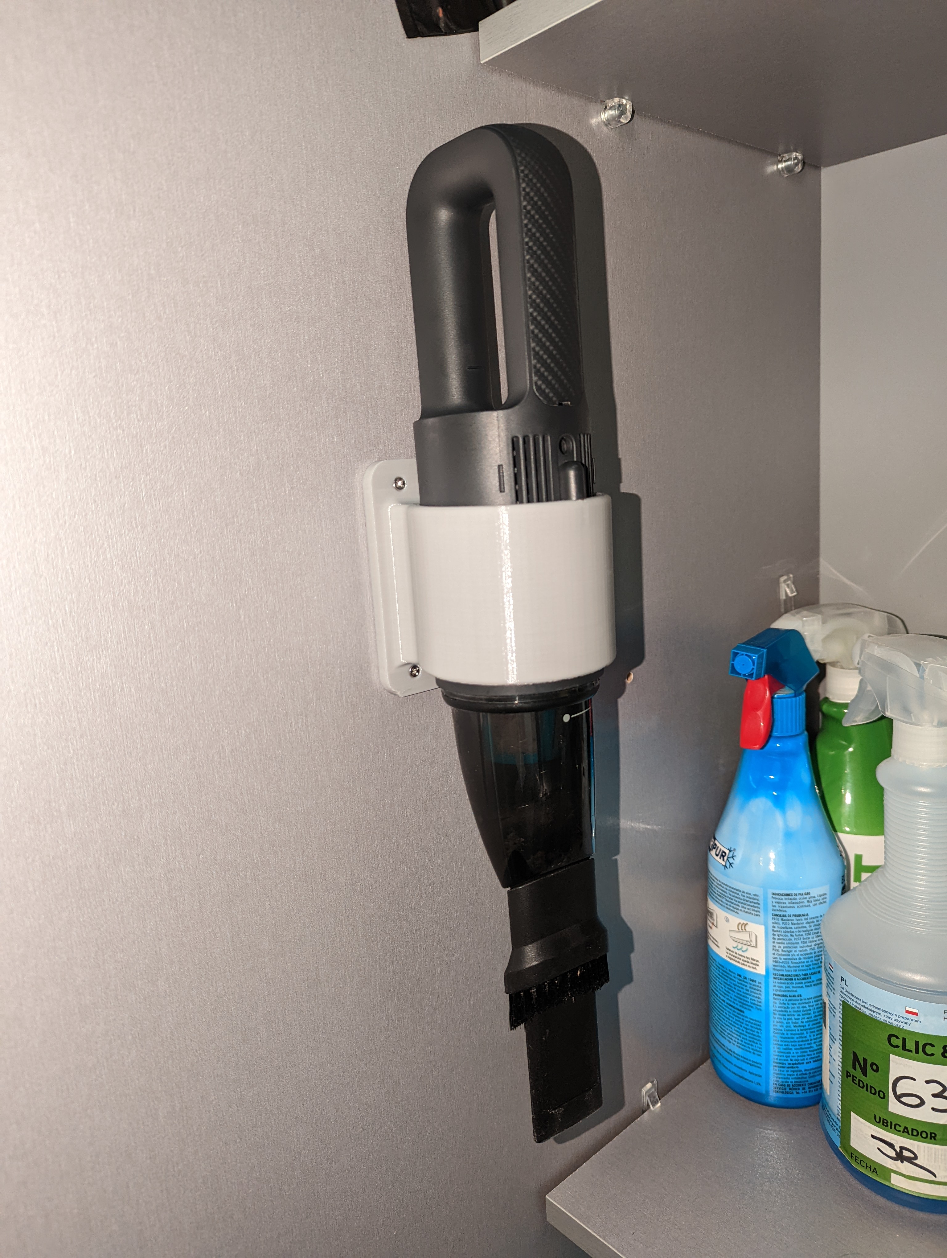 Cleanfly Holder