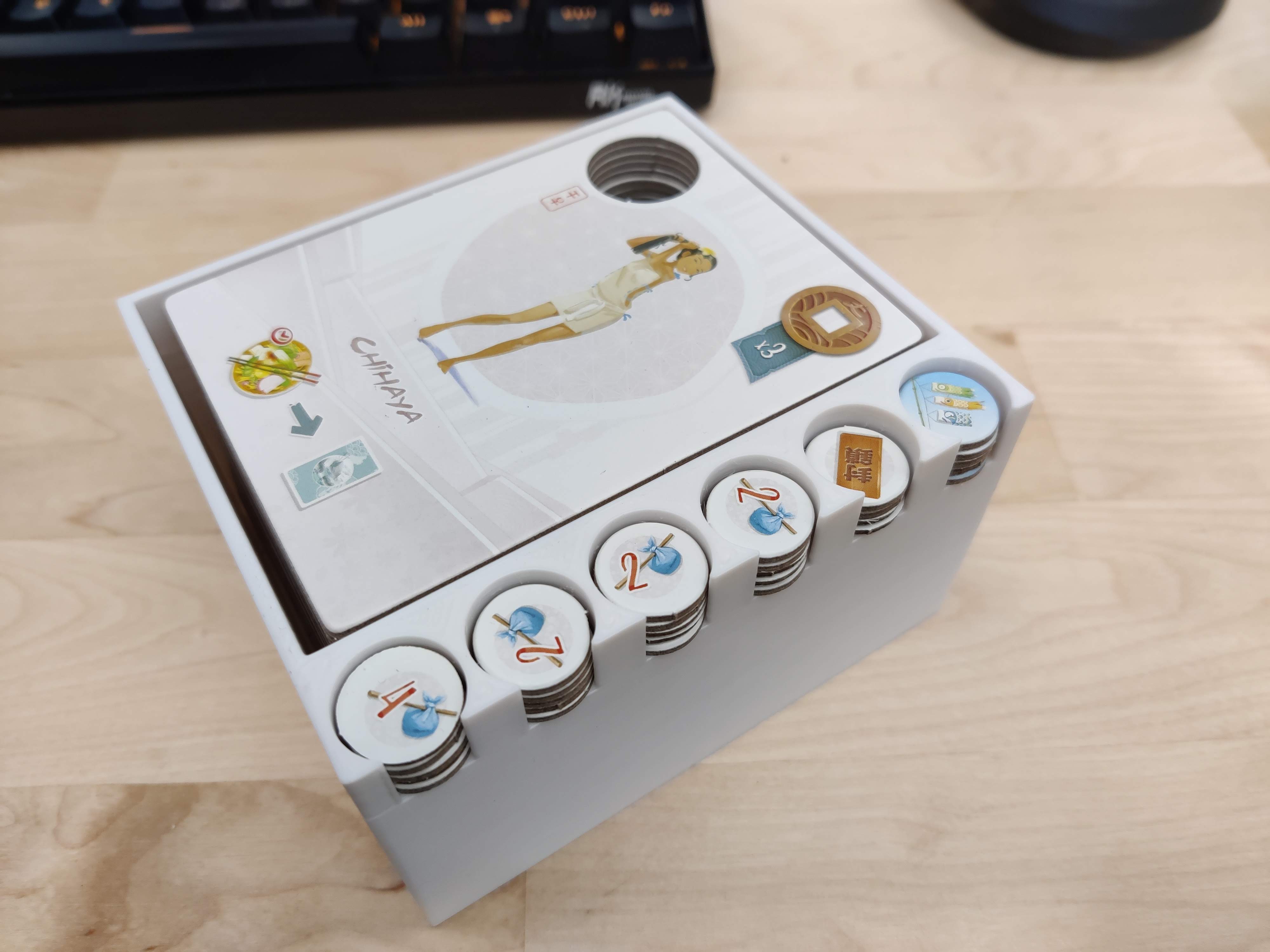 Tokaido characters and tokens holder