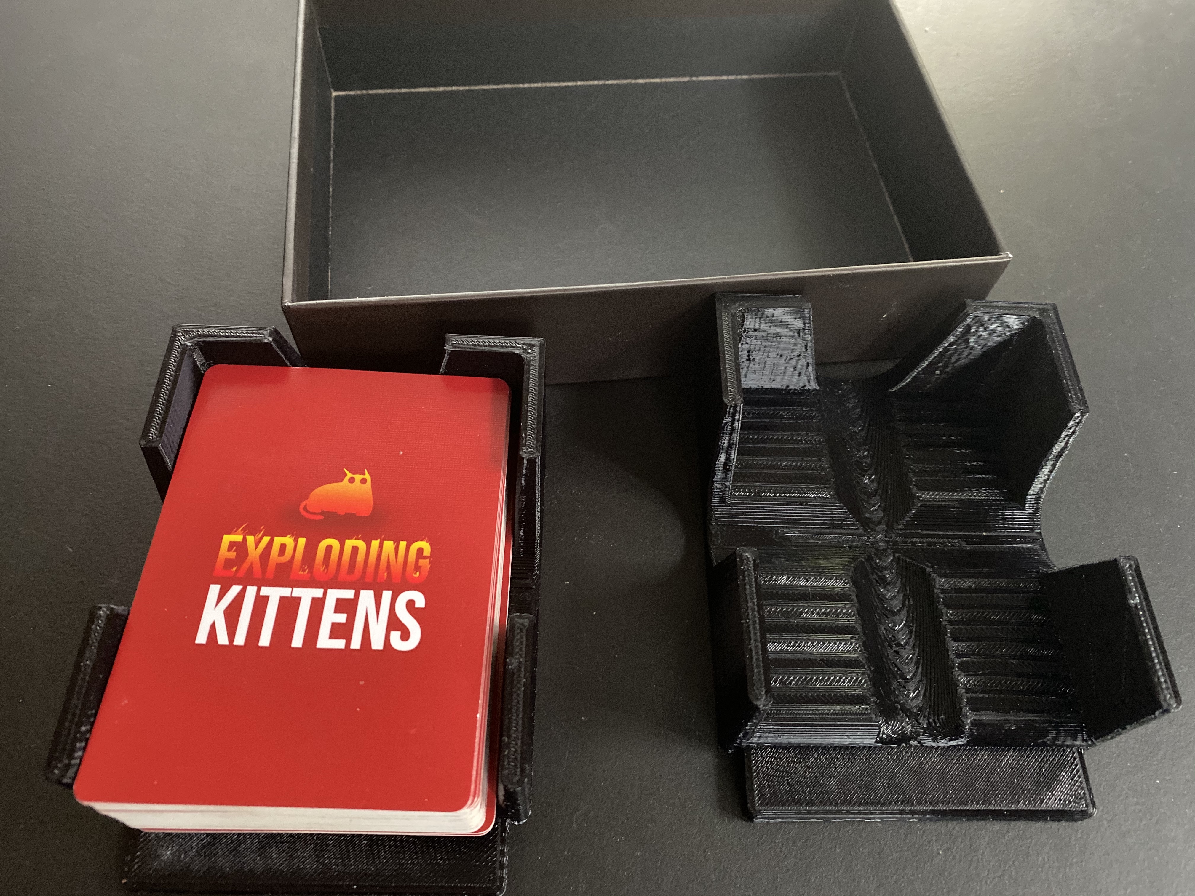 Miniatura 2 do modelo 3D Card Holder/Insert for Exploding Kittens
