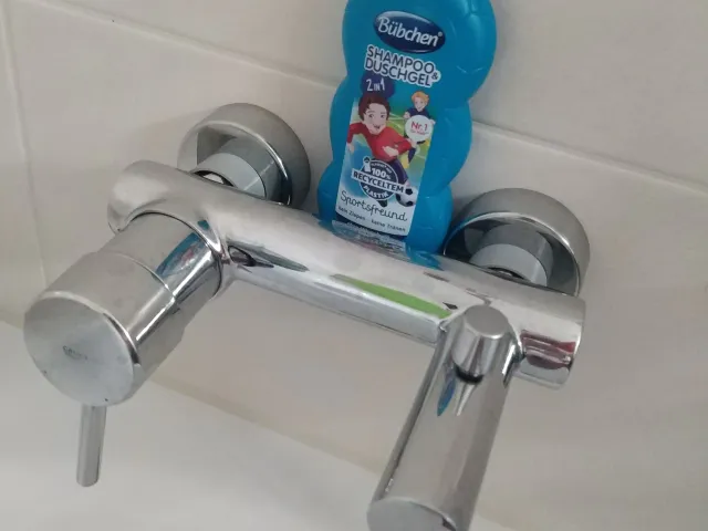 Remix: shower gel holder / Shampoohalter