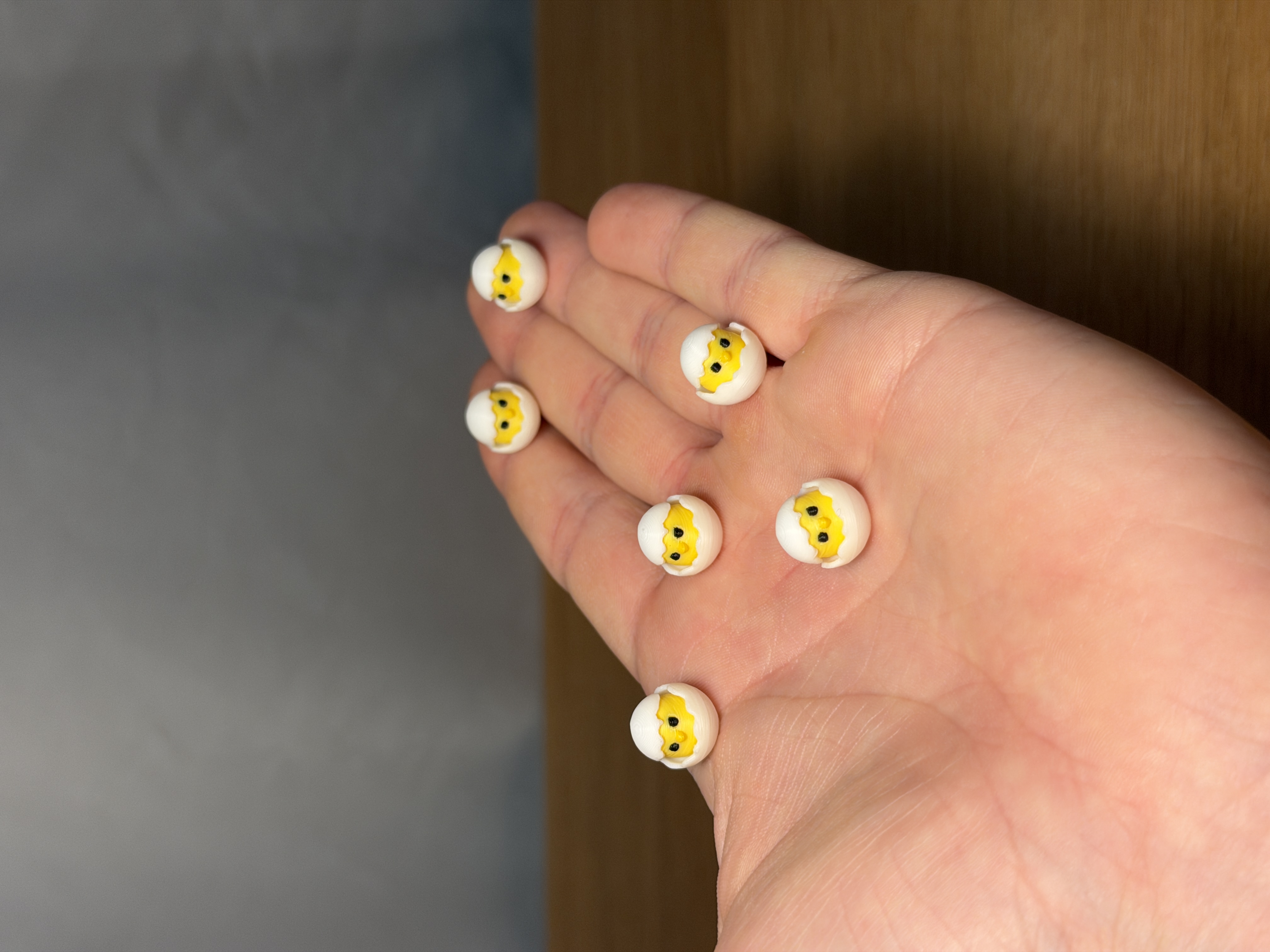 Miniatura 2 do modelo 3D Mini Chicken in Egg