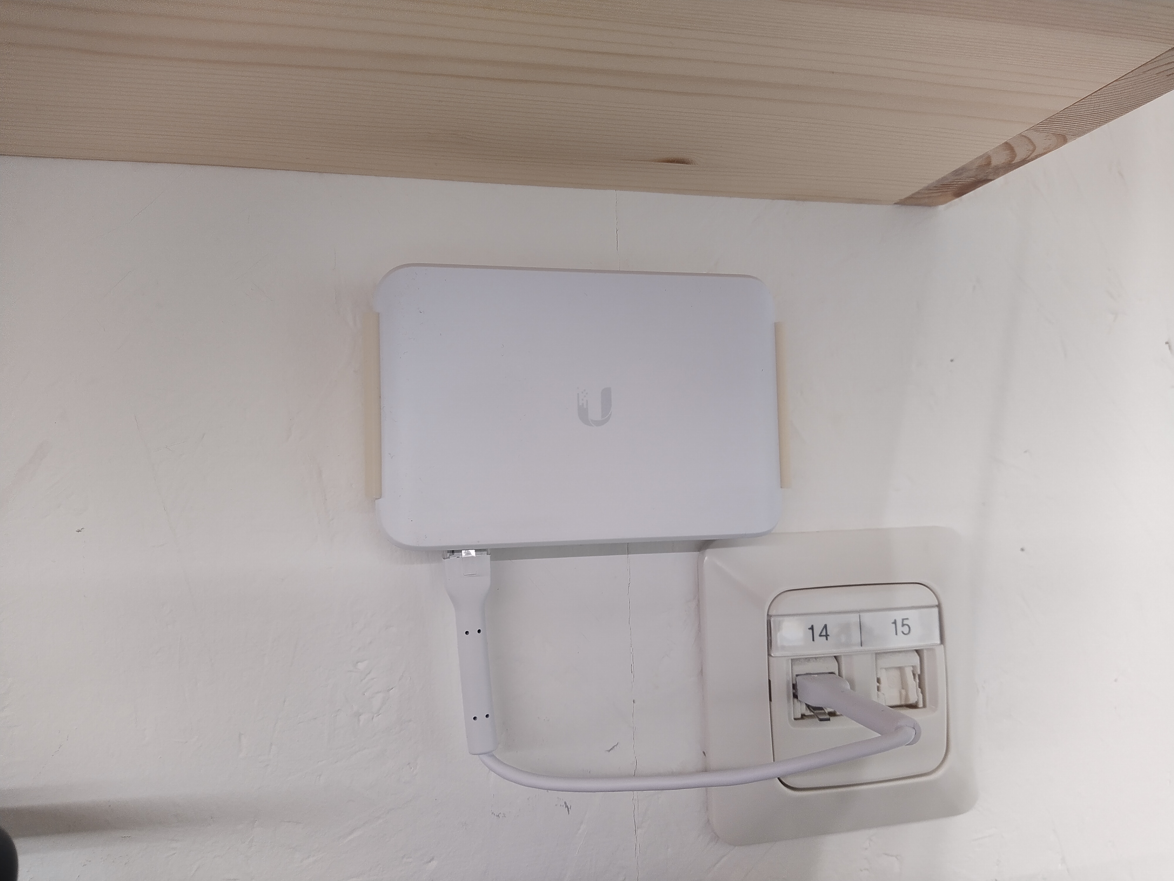 Ubiquiti Switch Flex Mini wall mount