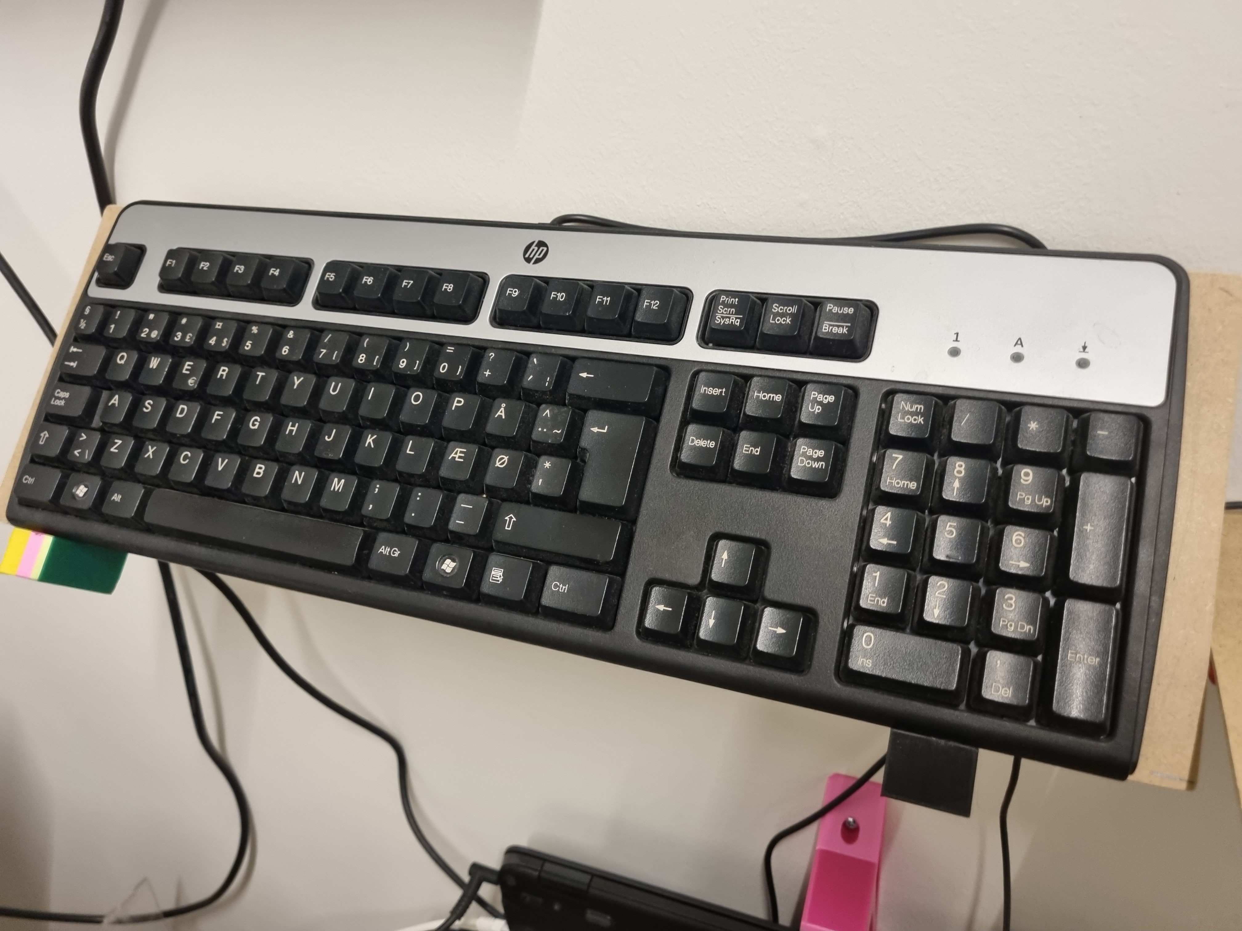 Keyboard wallmount