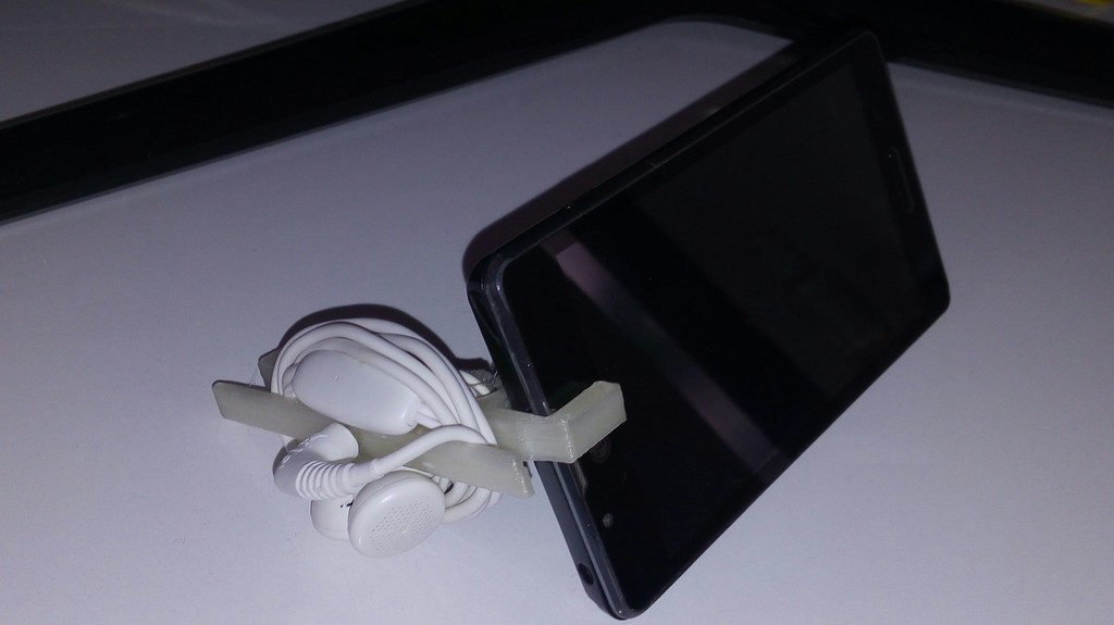 phone stand with earphone winder