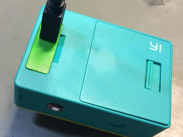 Xiaomi Yi ports cover with micro usb charging port uncovered