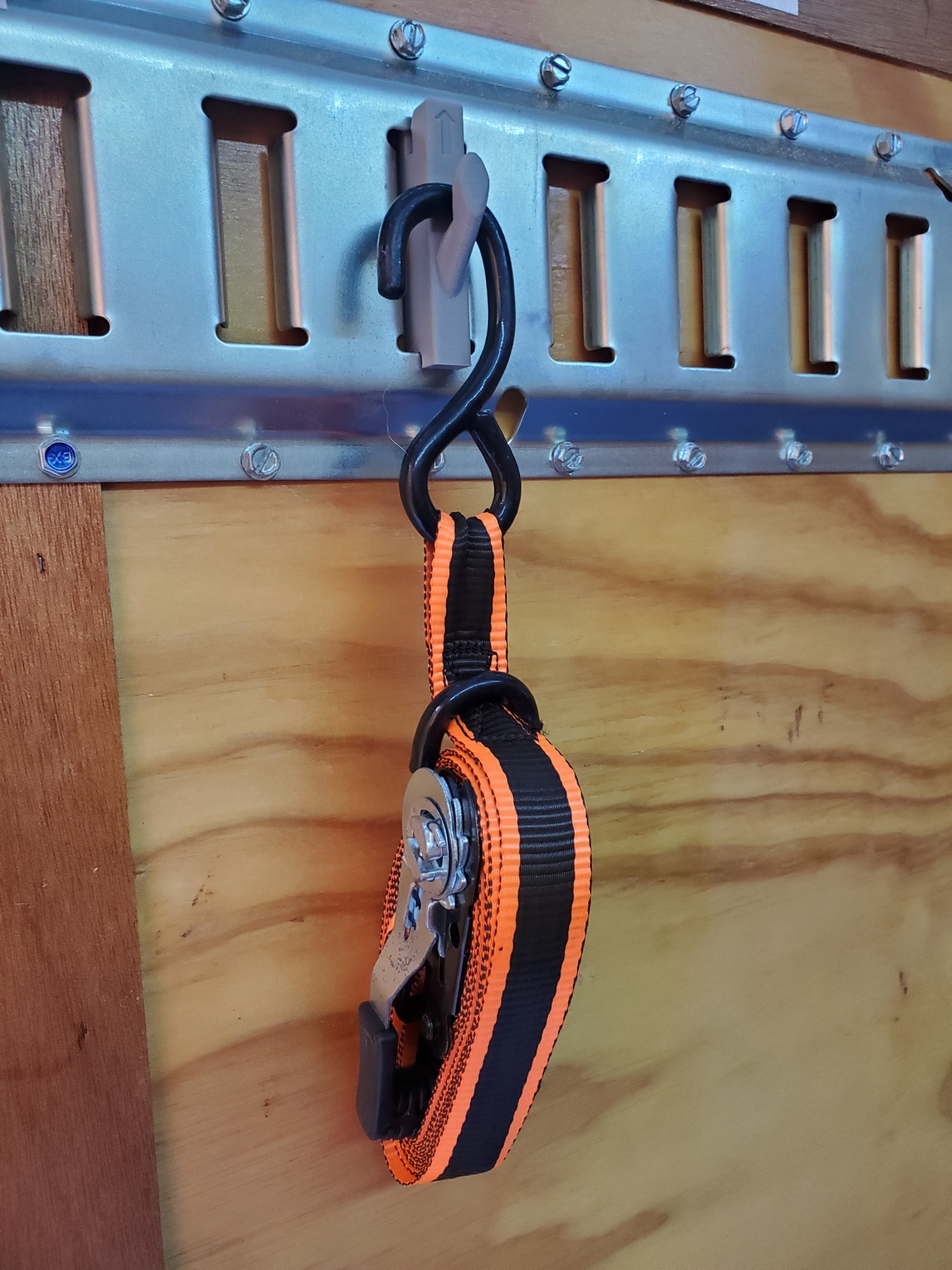 E-Track single hook