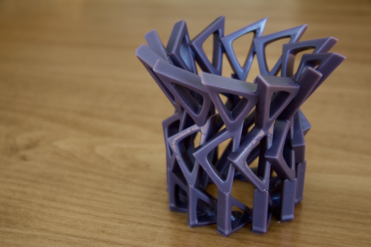 Miniatura 2 do modelo 3D Triangular Vase