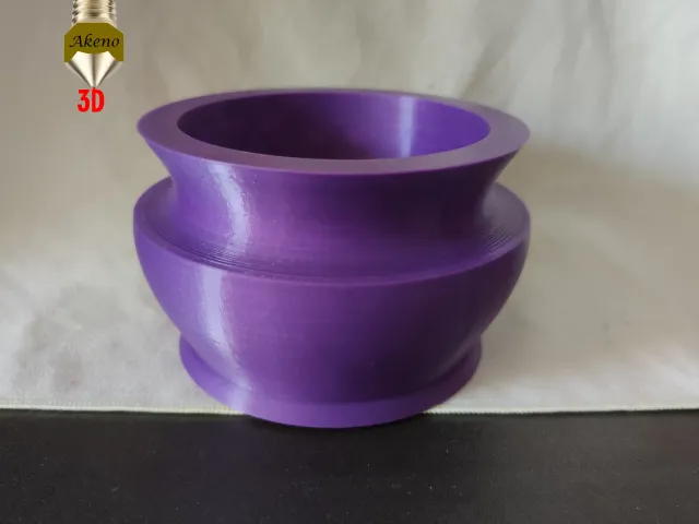 Old fashioned plant pot