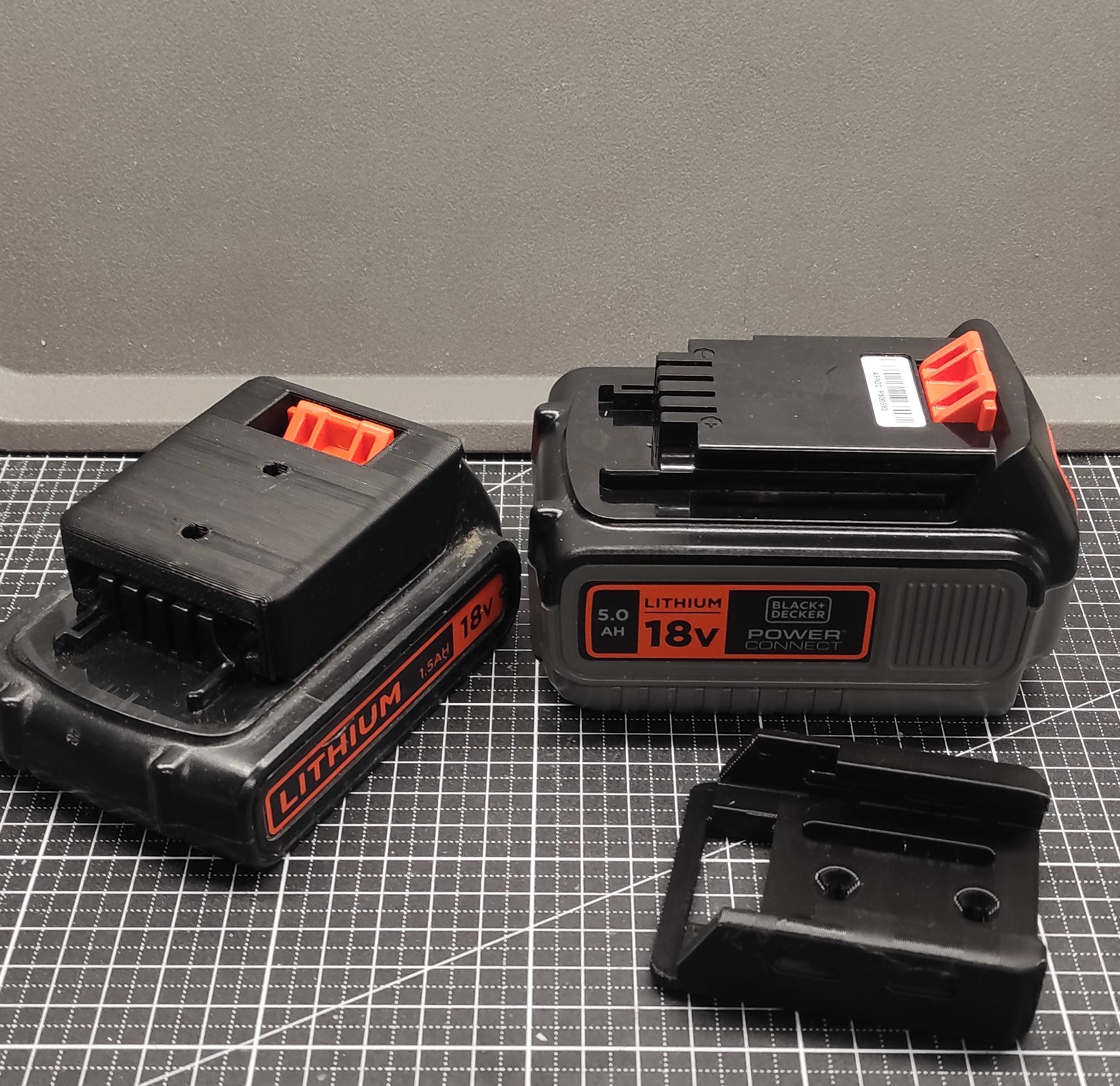 Battery mount for 18v Black and Decker Powerconnect