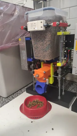 Pet feeder