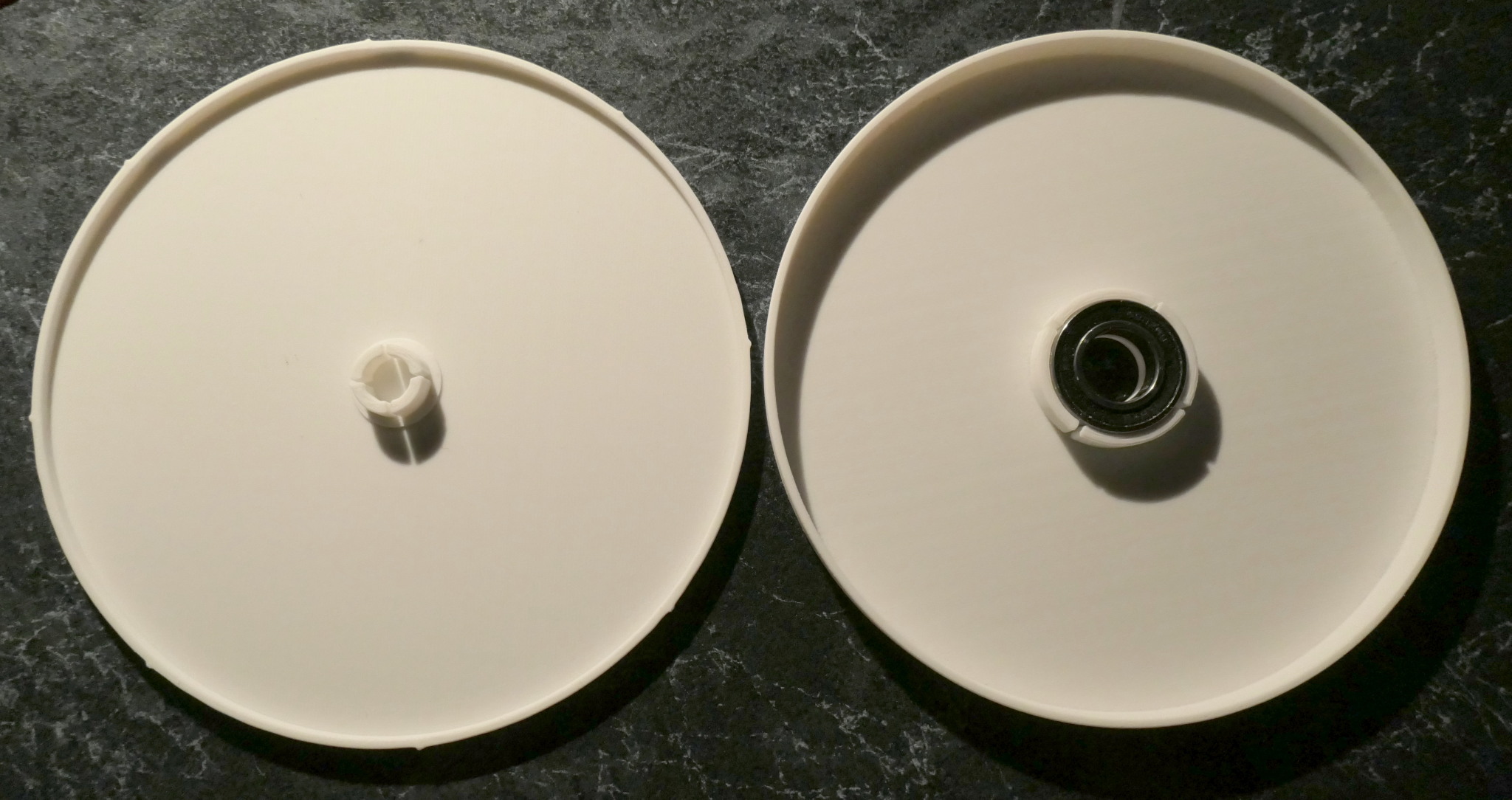Turntable to capture images about items