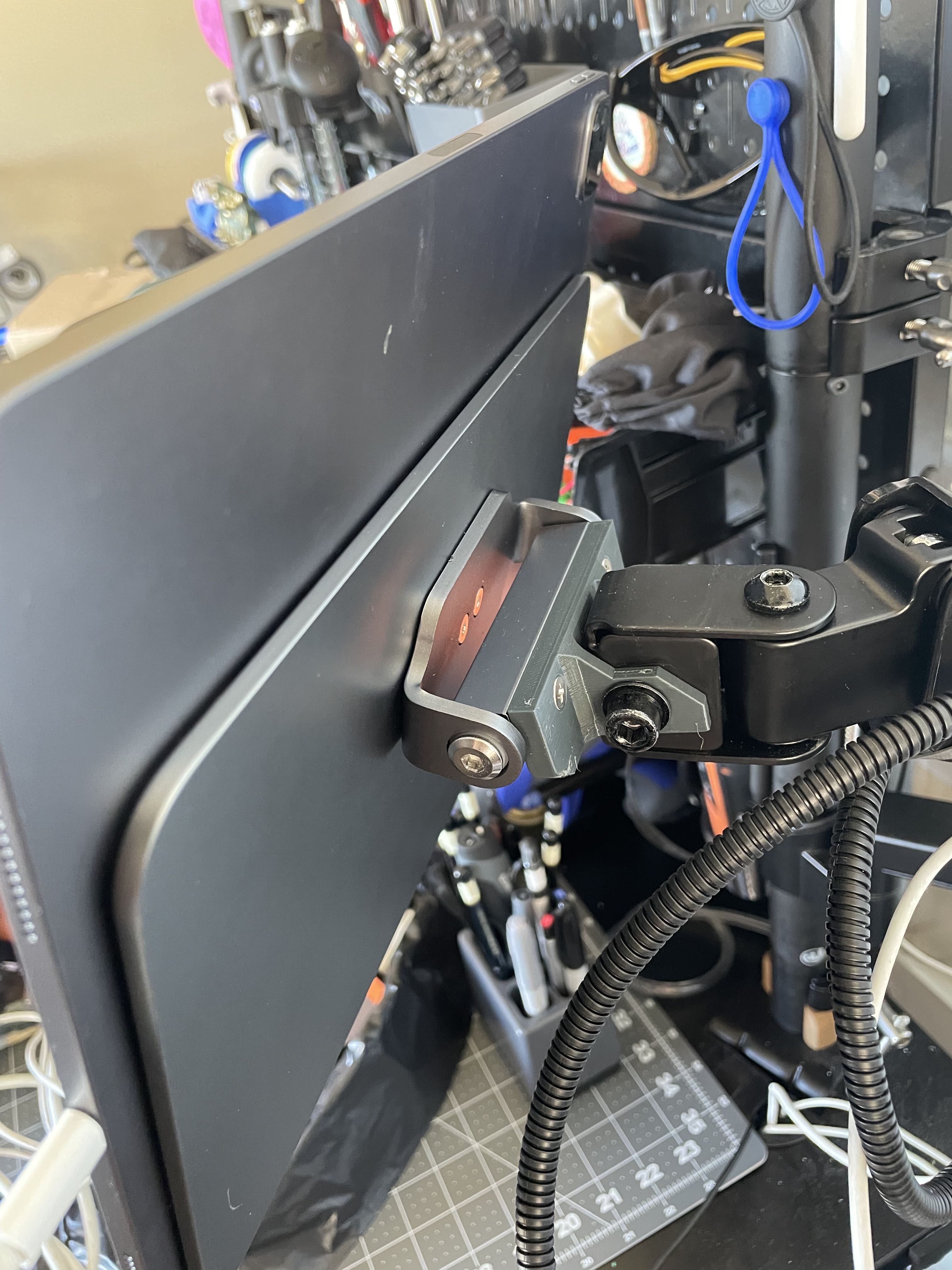 iPad Pro Magnet Arm Mount Adapter