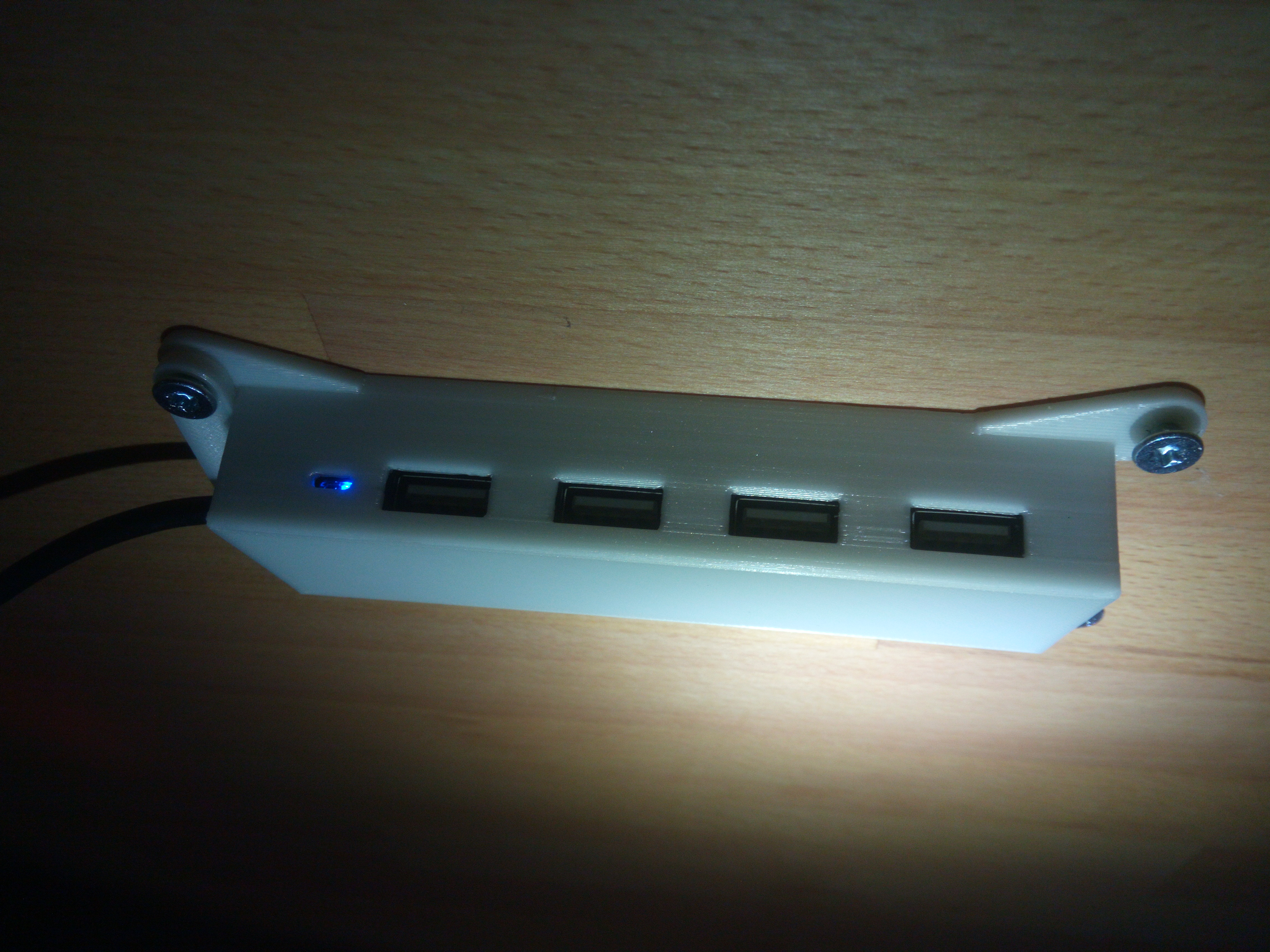 USB Hub Holder (Blukar 4 Port Hub)