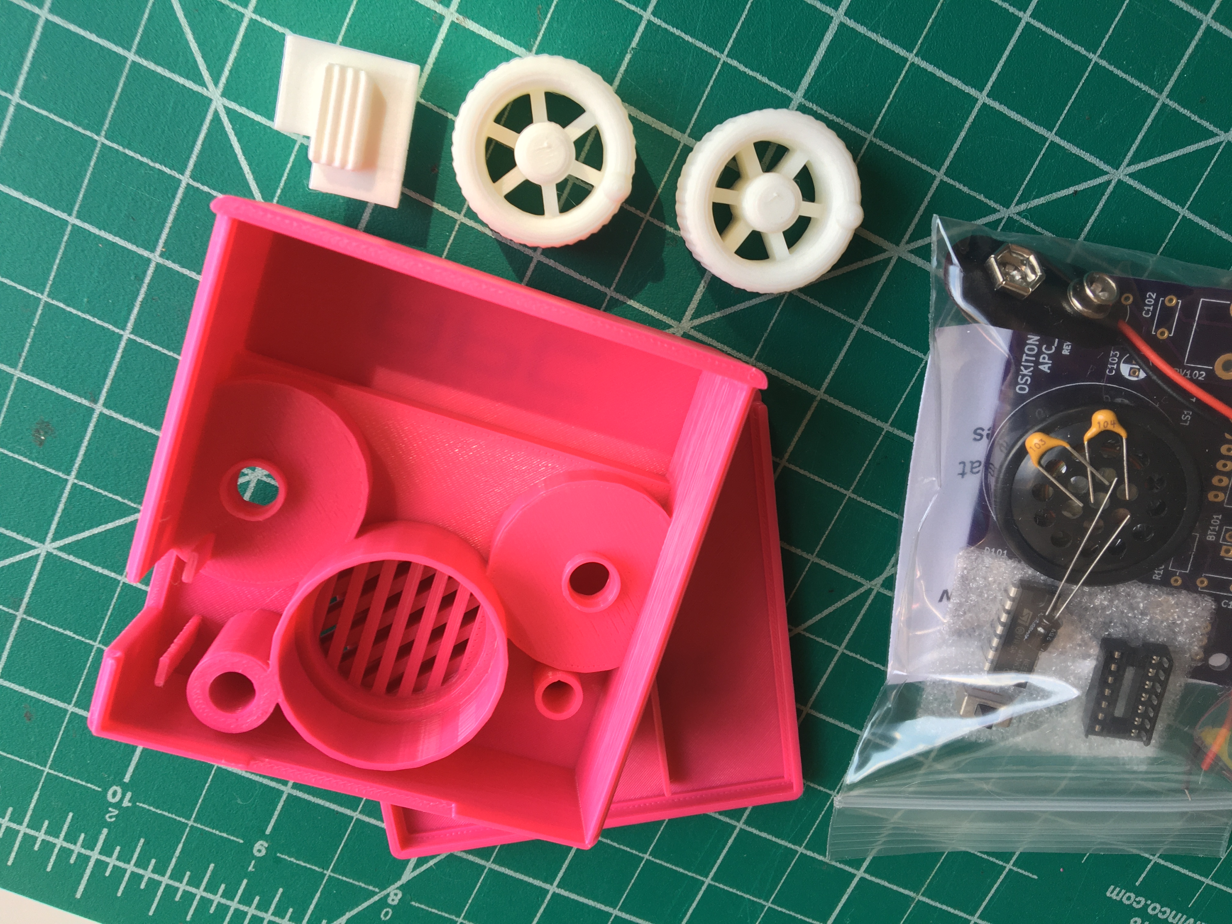 Miniatura 2 do modelo 3D APC (Atari Punk Console)