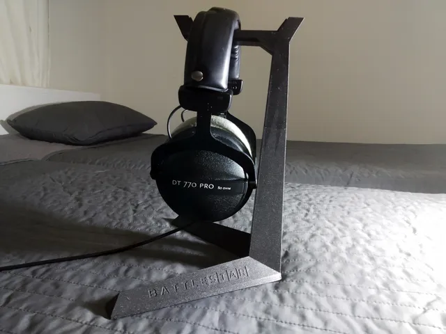BattleSTAR - The first and last 'GAMING' headset stand you'll ever need!