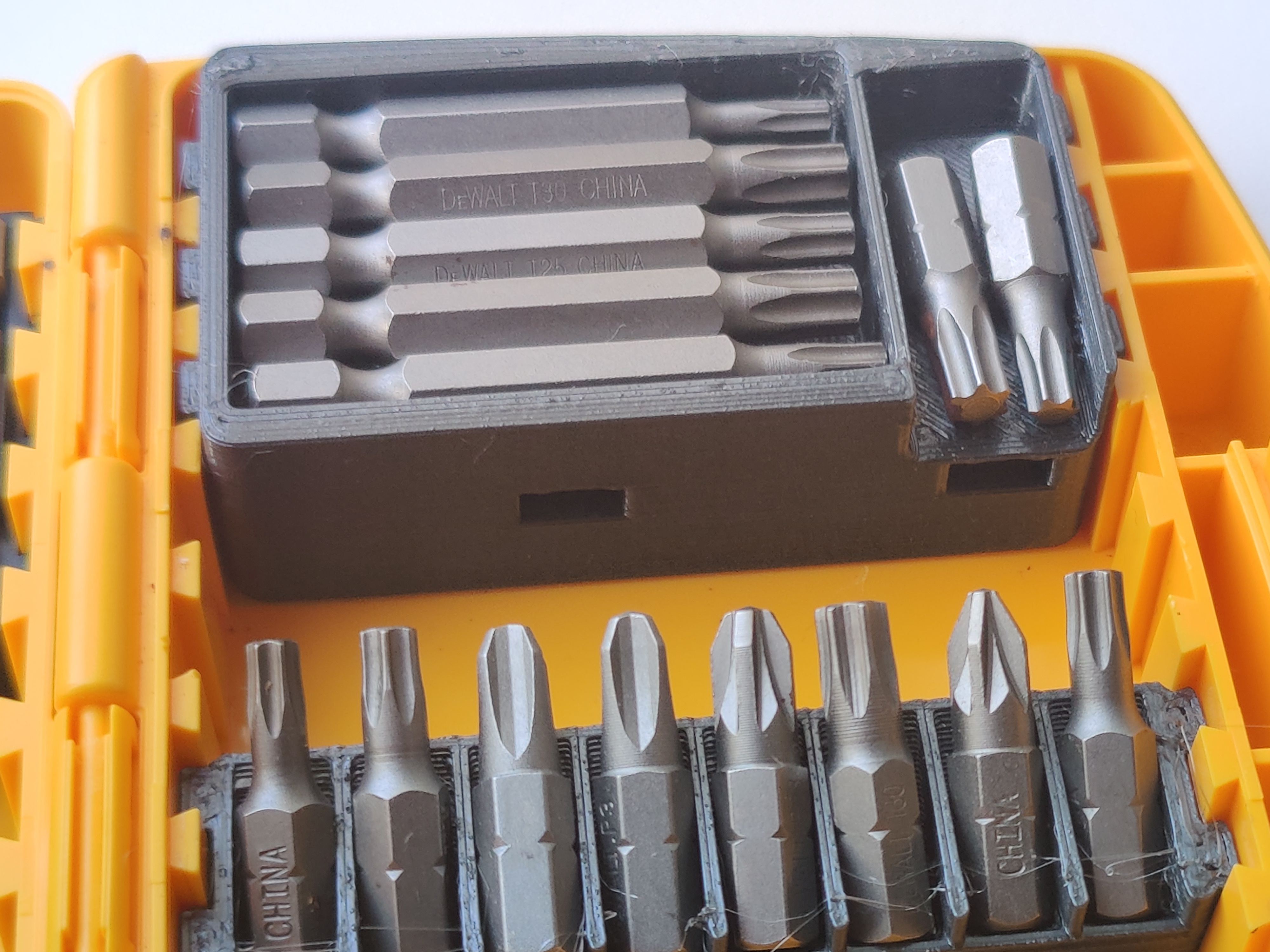 Miniatura 2 do modelo 3D Dewalt Bitbox Inlay Remix Push/Pull Version