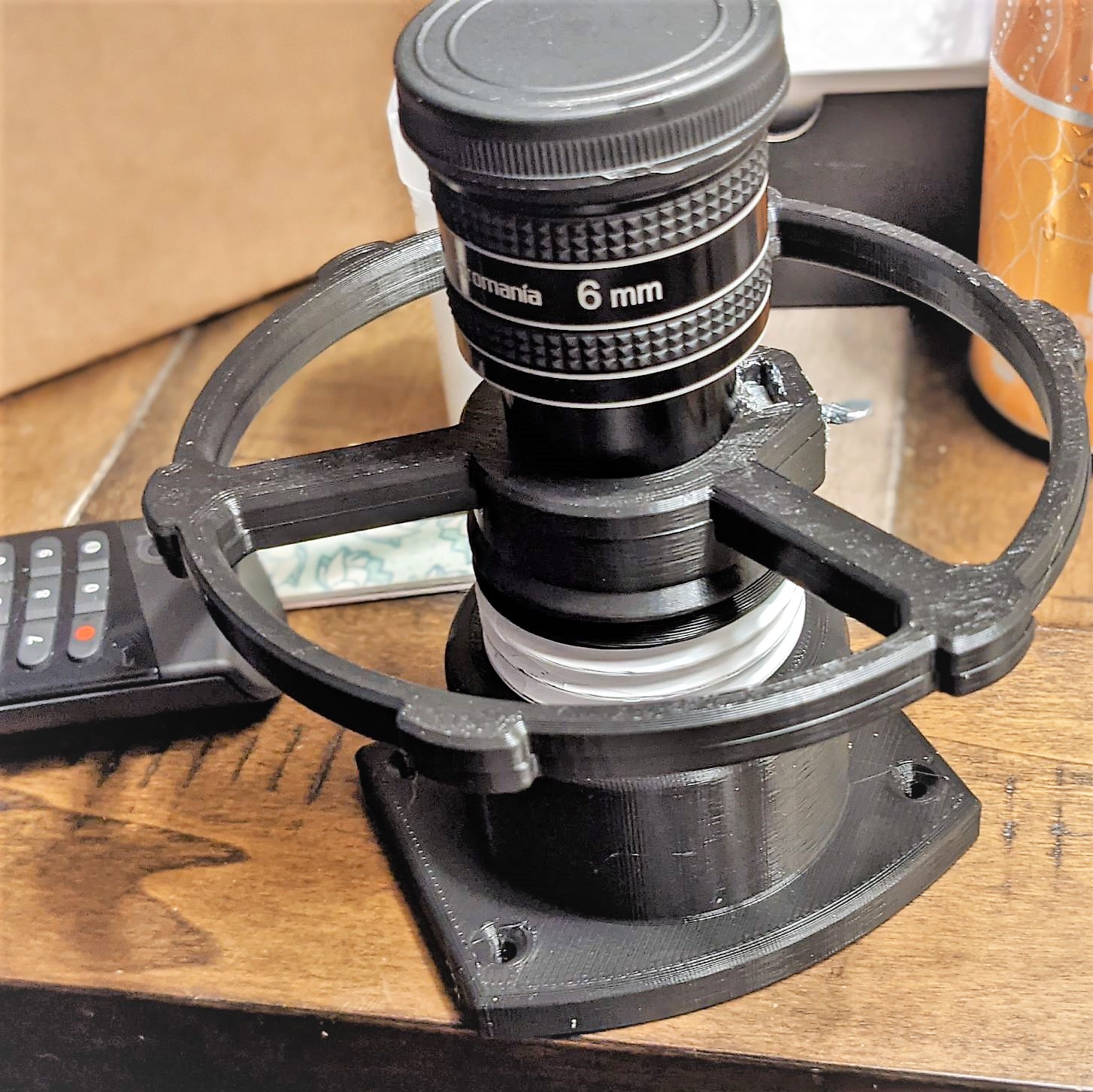 Simple Helical Focuser for Astronomical Telescopes