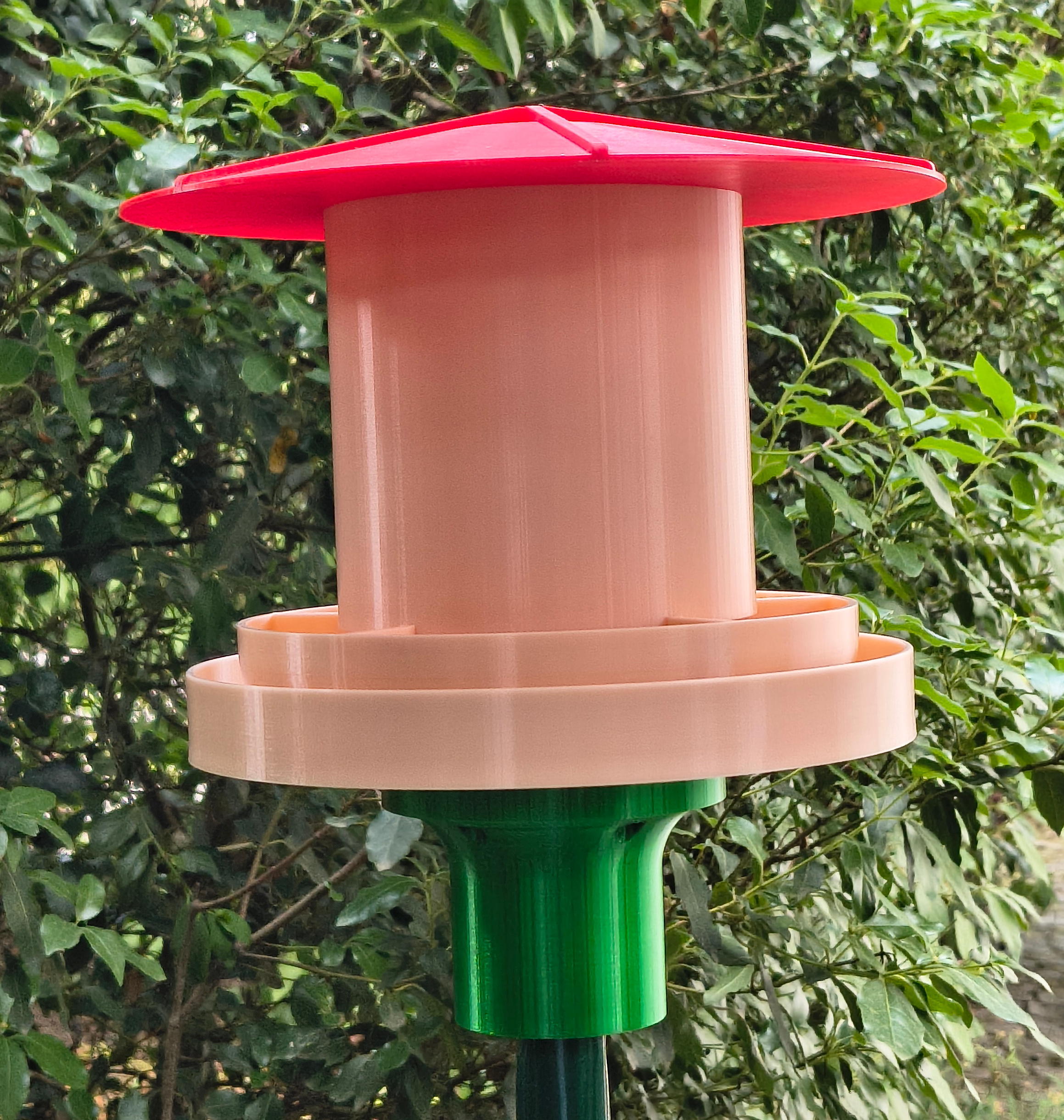 Bird feeder
