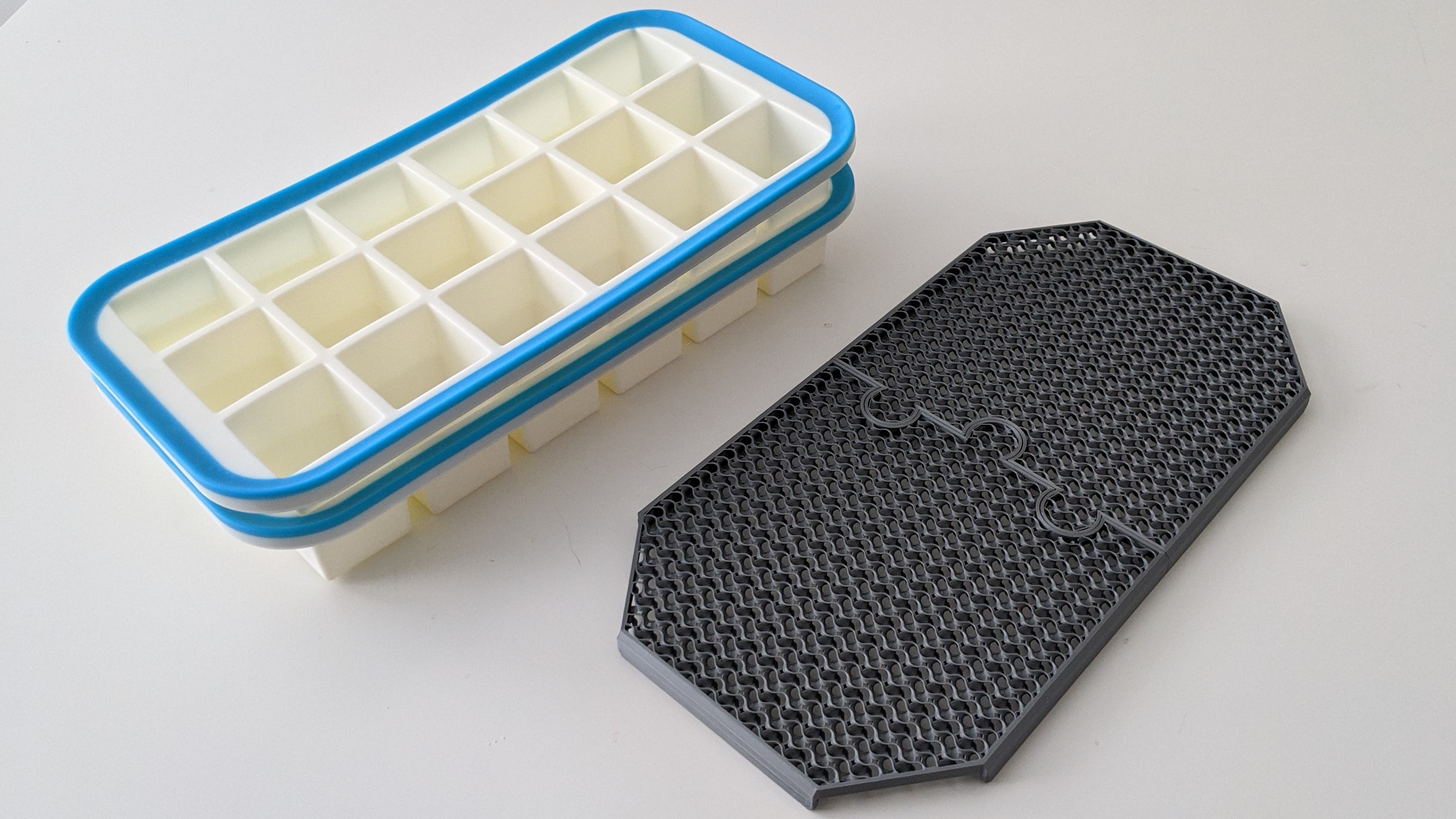 Miniatura 3 do modelo 3D Ice Cube Tray Cover