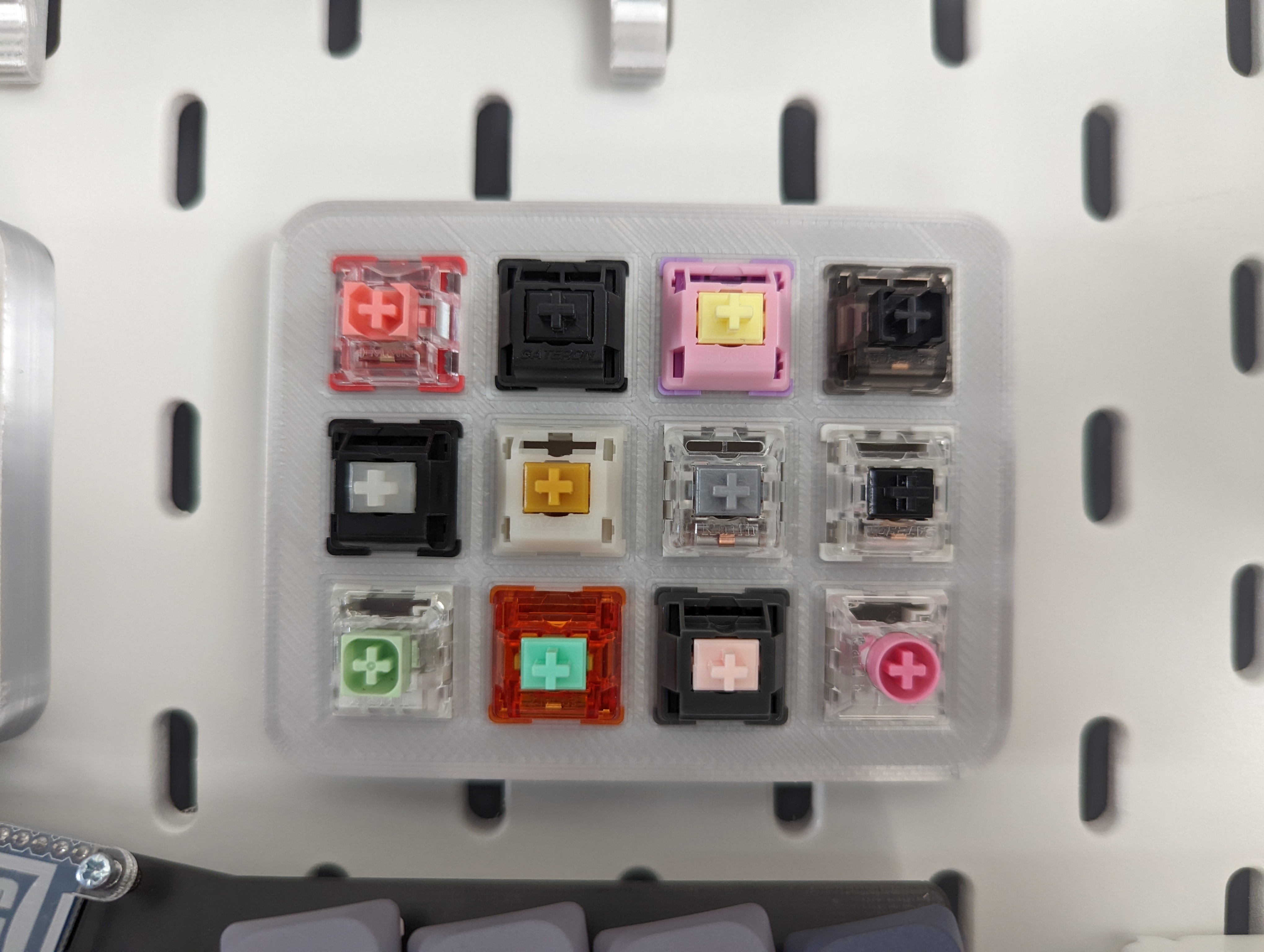 Skadis keyboard switch display