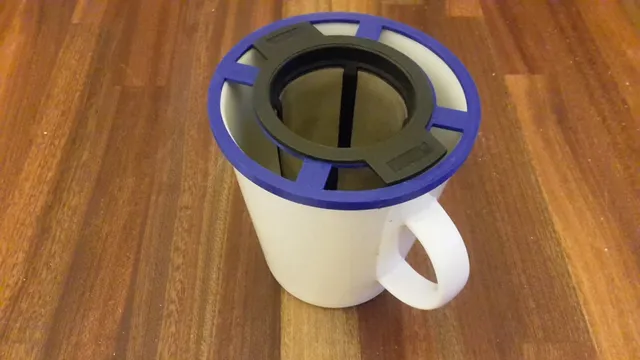 Tea strainer adapter for a large cup