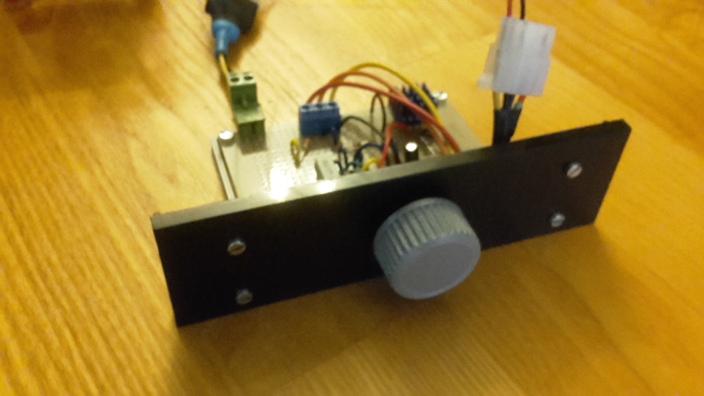 Custom fan controller mount to 5.25" drive bay